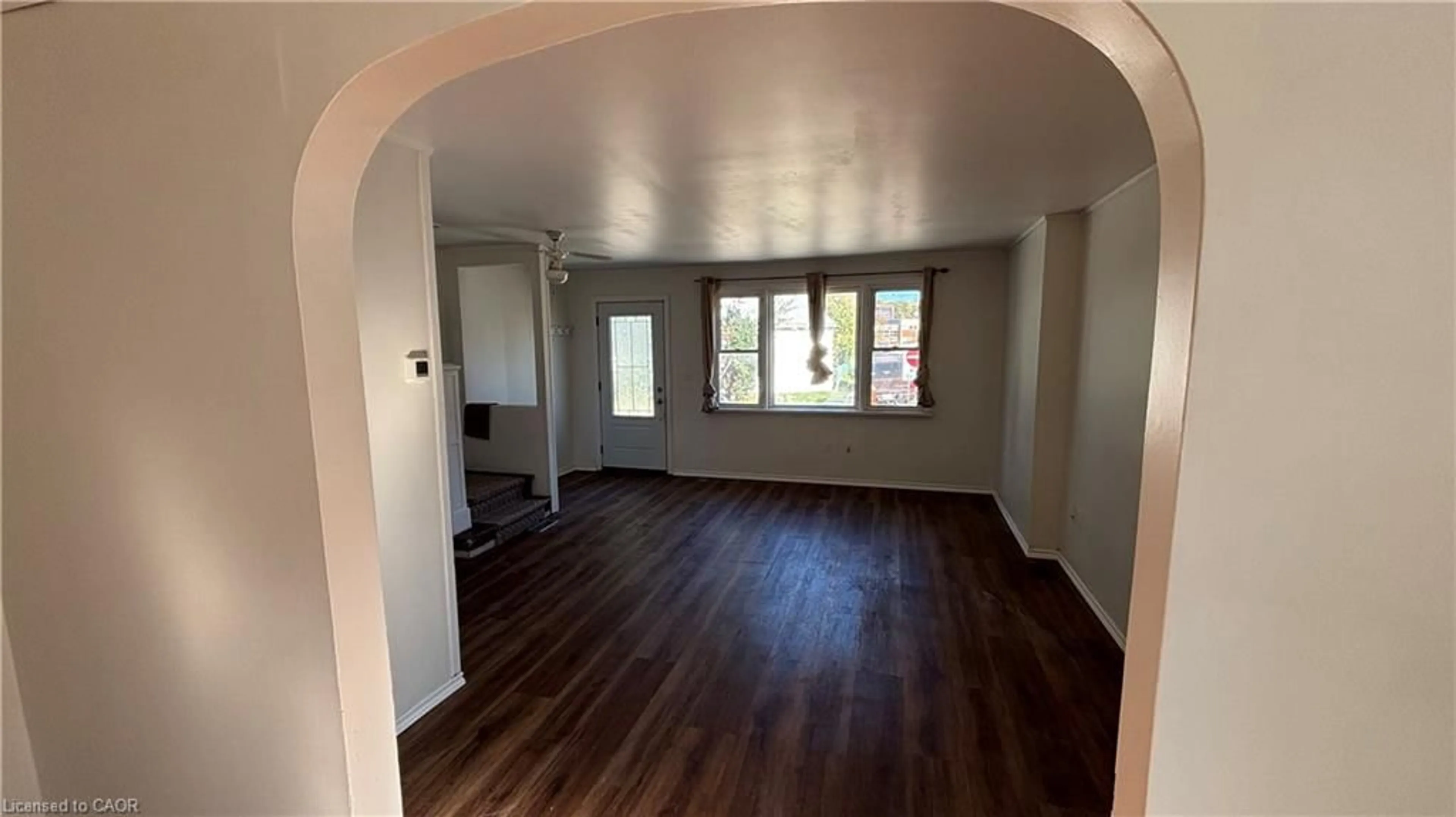 A pic of a room for 152 Kent St, Simcoe Ontario N3Y 3S5