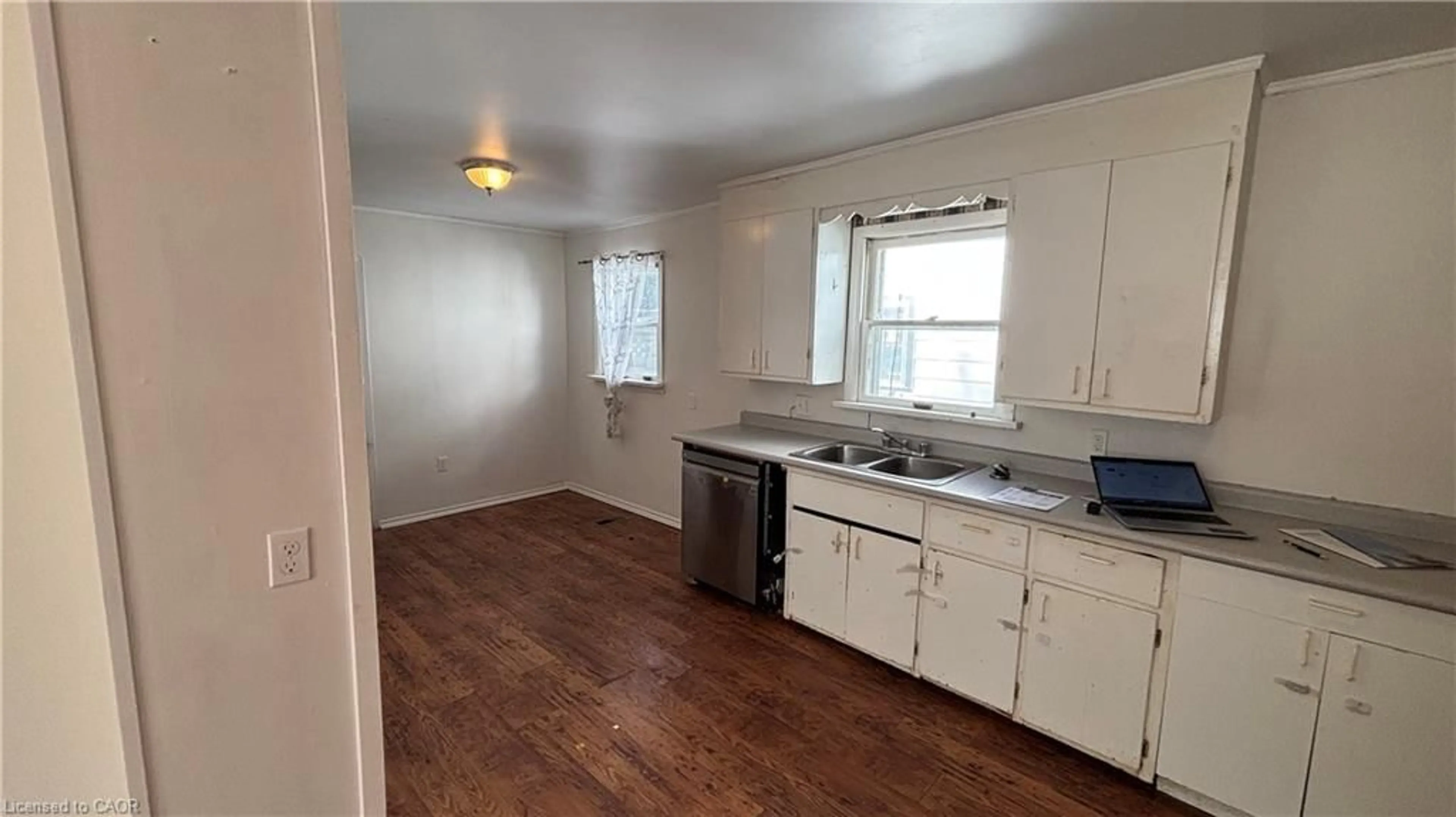 A pic of a room for 152 Kent St, Simcoe Ontario N3Y 3S5
