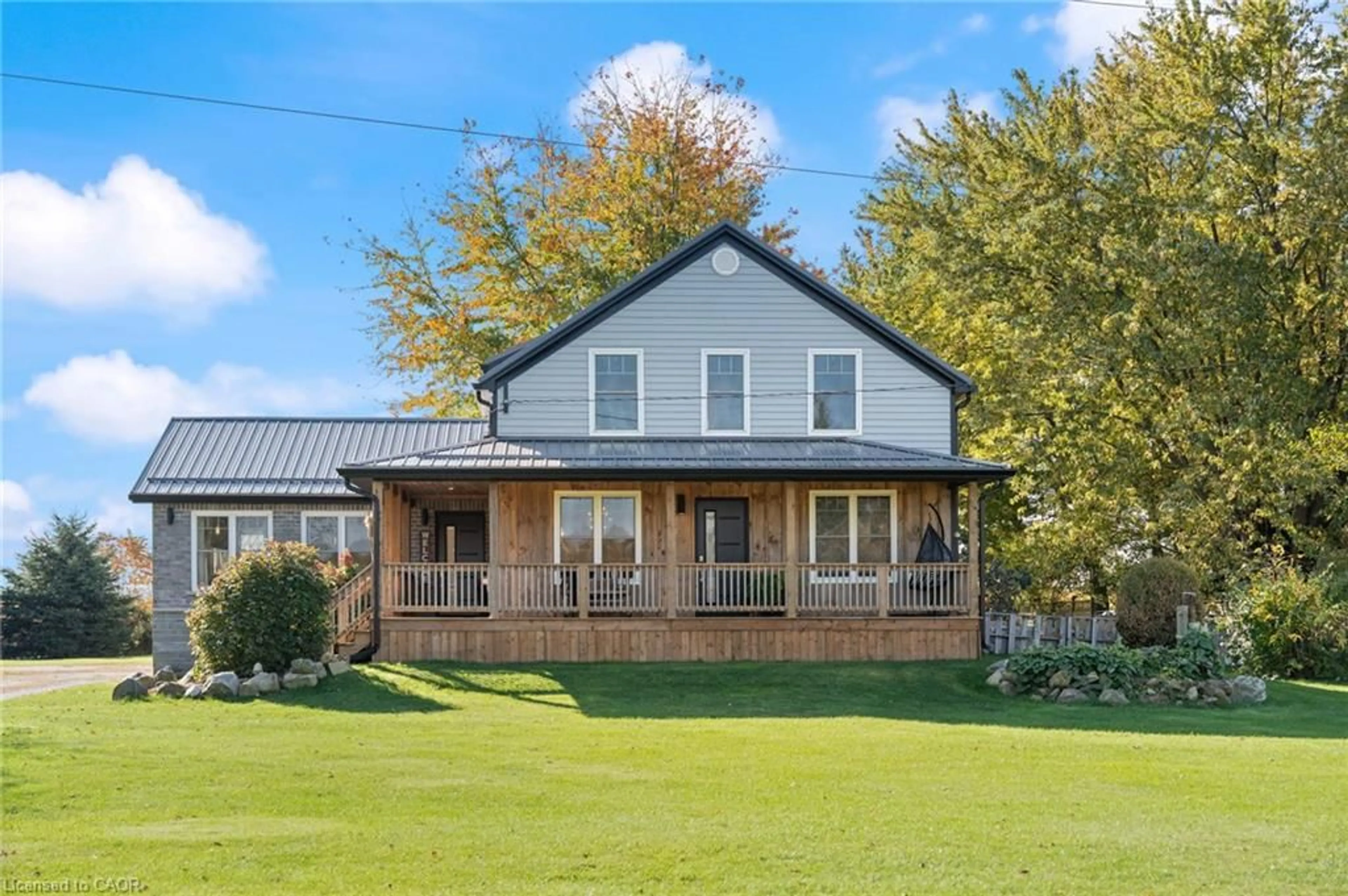 Home with brick exterior material, unknown for 45471 Sparta Line, Sparta Ontario N5P 3S8