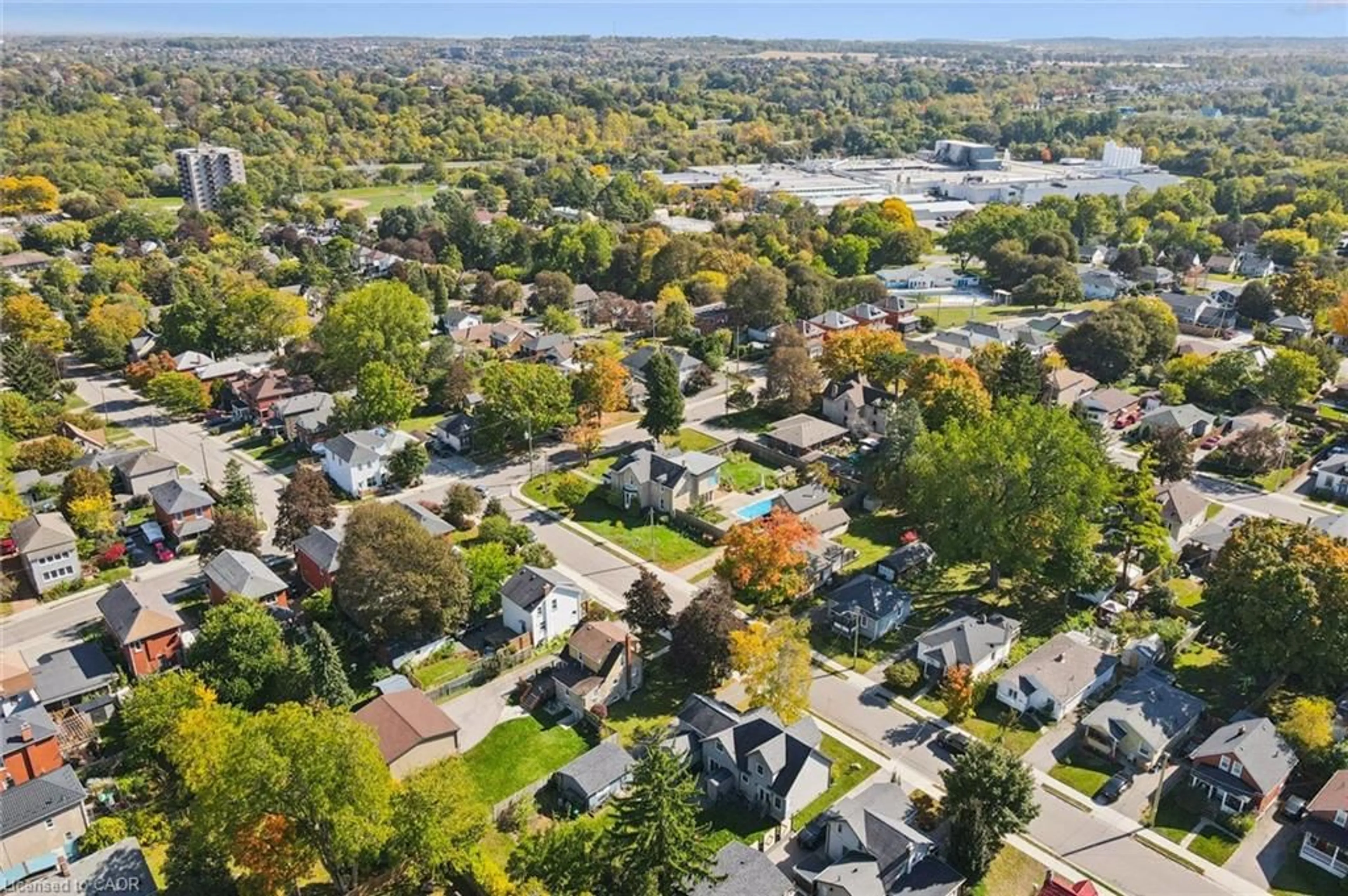 A pic from outside/outdoor area/front of a property/back of a property/a pic from drone, street for 74 Selkirk St, Cambridge Ontario N1S 1Z5