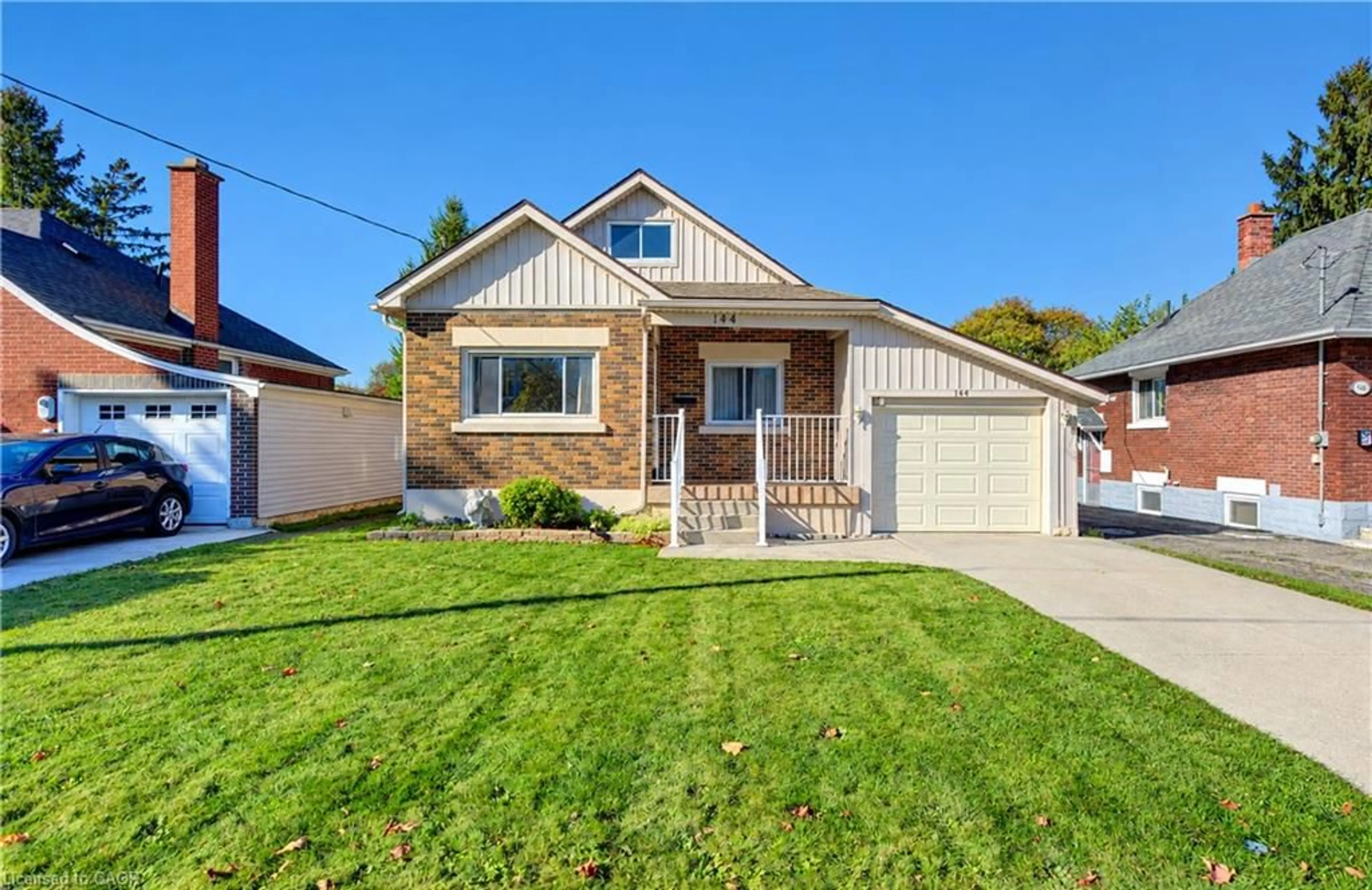 Home with vinyl exterior material, street for 144 Graham St, Waterloo Ontario N2J 1A1
