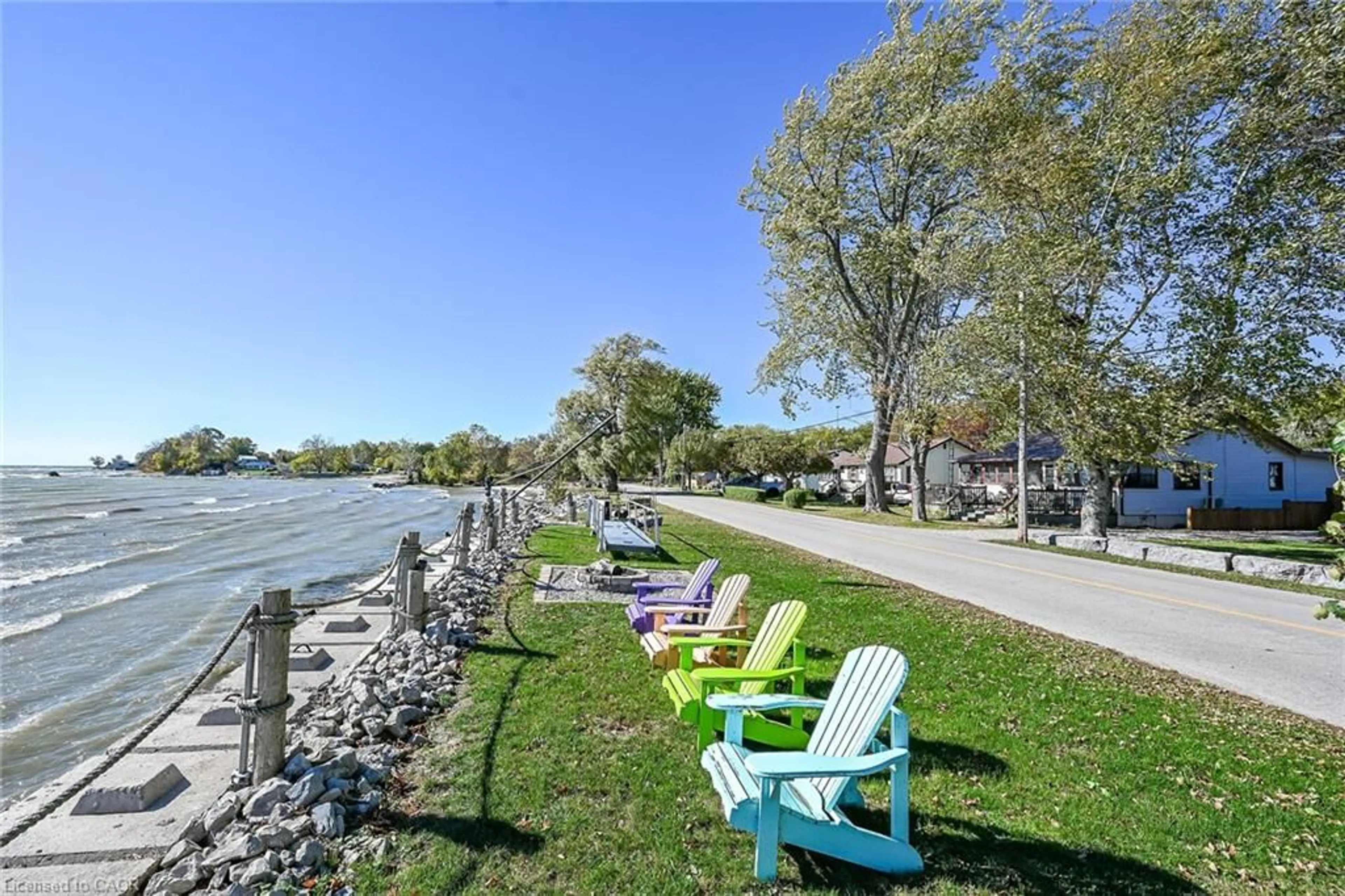 Patio, water/lake/river/ocean view for 233 Blue Water Pky, Selkirk Ontario N0A 1P0
