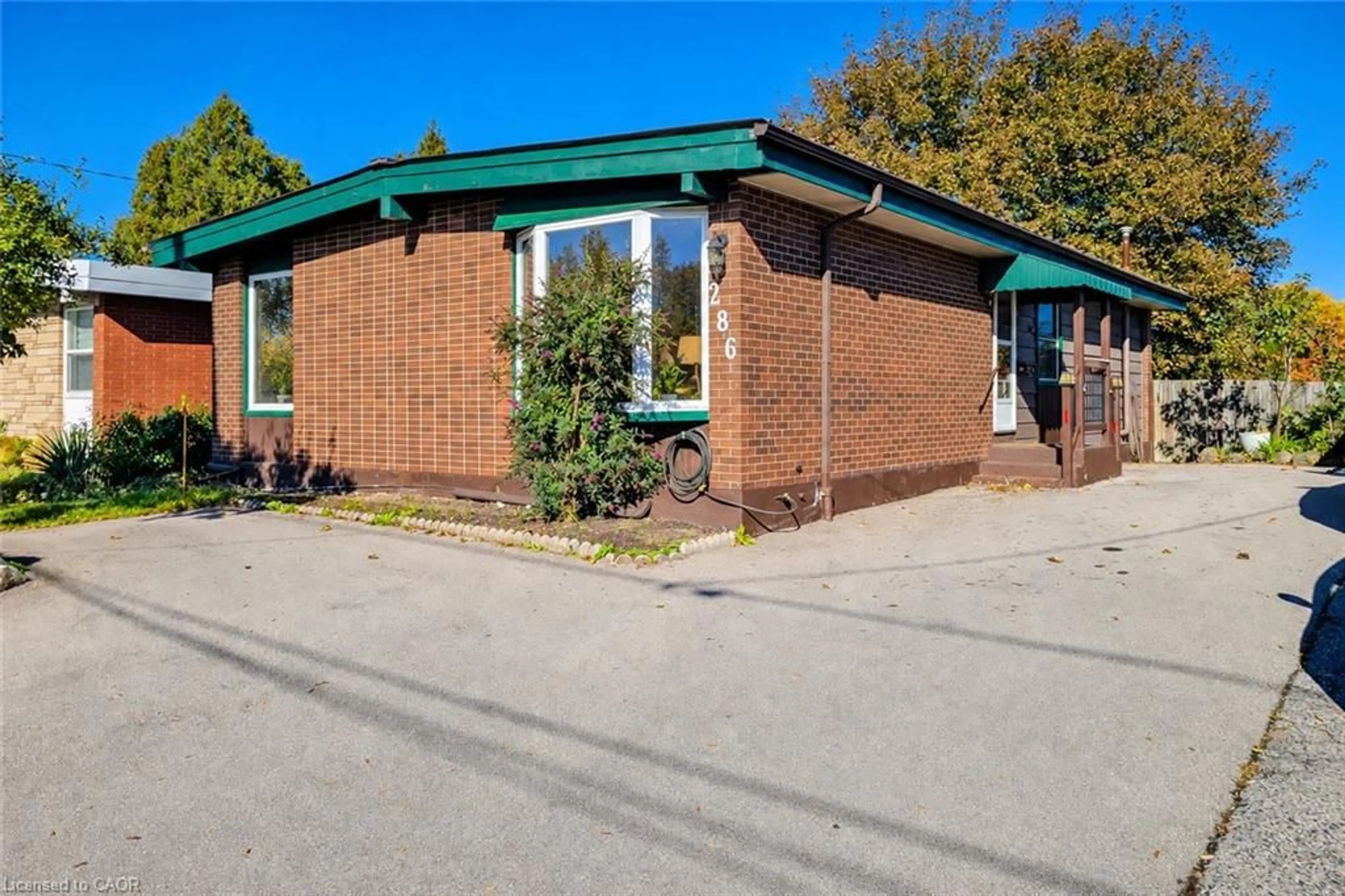 Unknown for 286 Mohawk Rd, Hamilton Ontario L9C 1W3