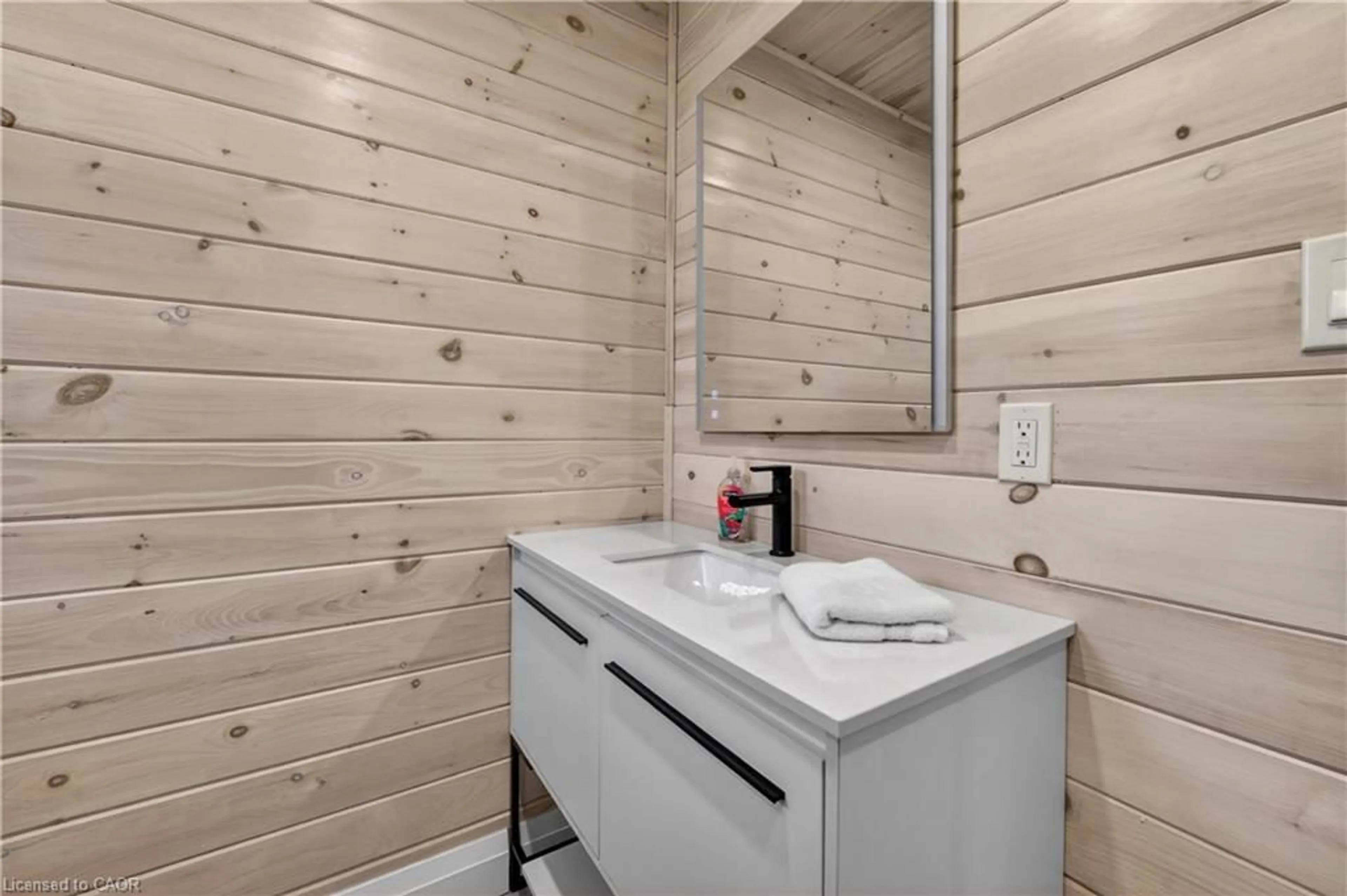Standard bathroom, unknown for 71865 Sunview Ave, Dashwood Ontario N0M 1N0