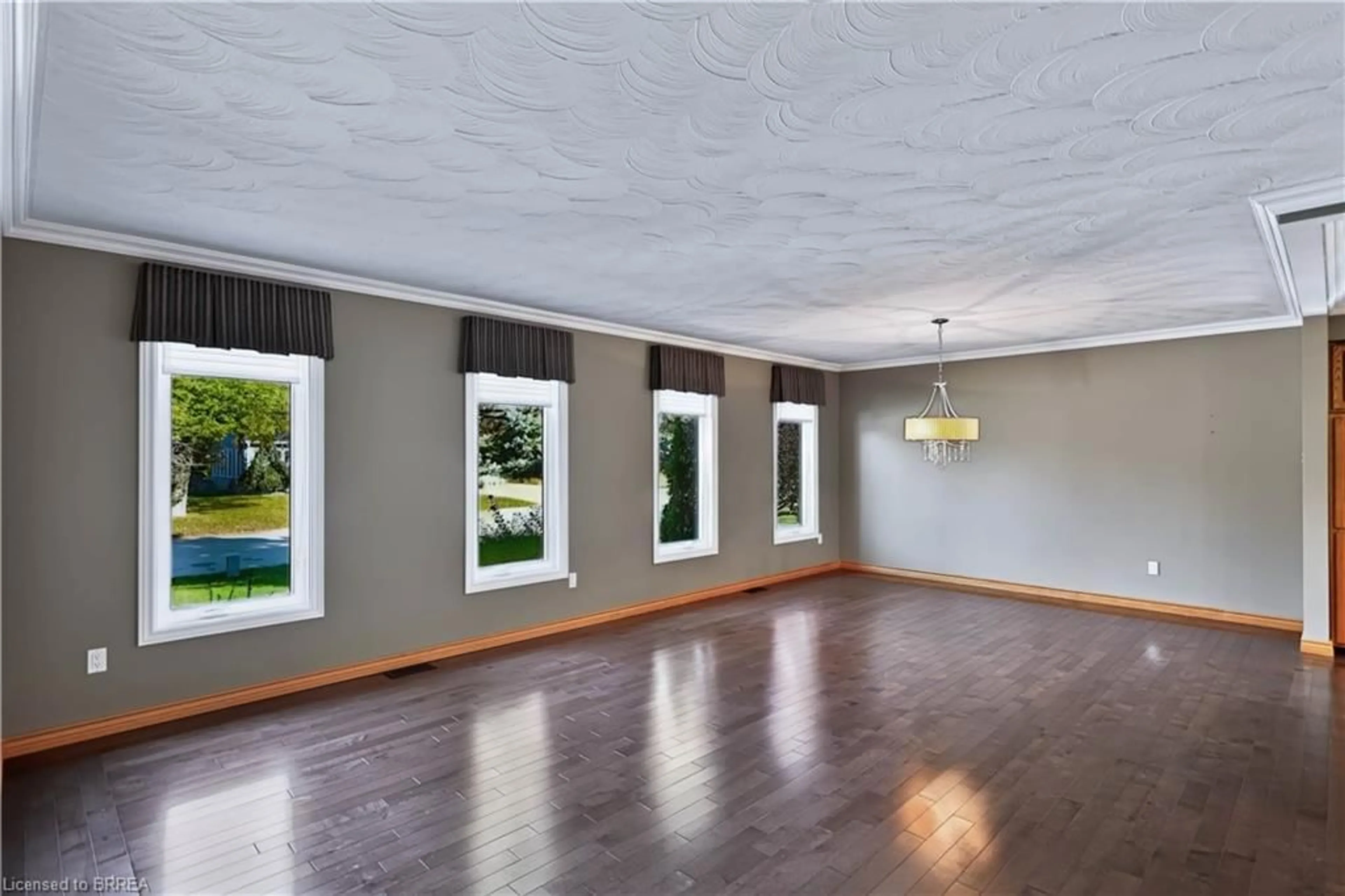 A pic of a room for 7 Charlton Dr, Paris Ontario N3L 3P4