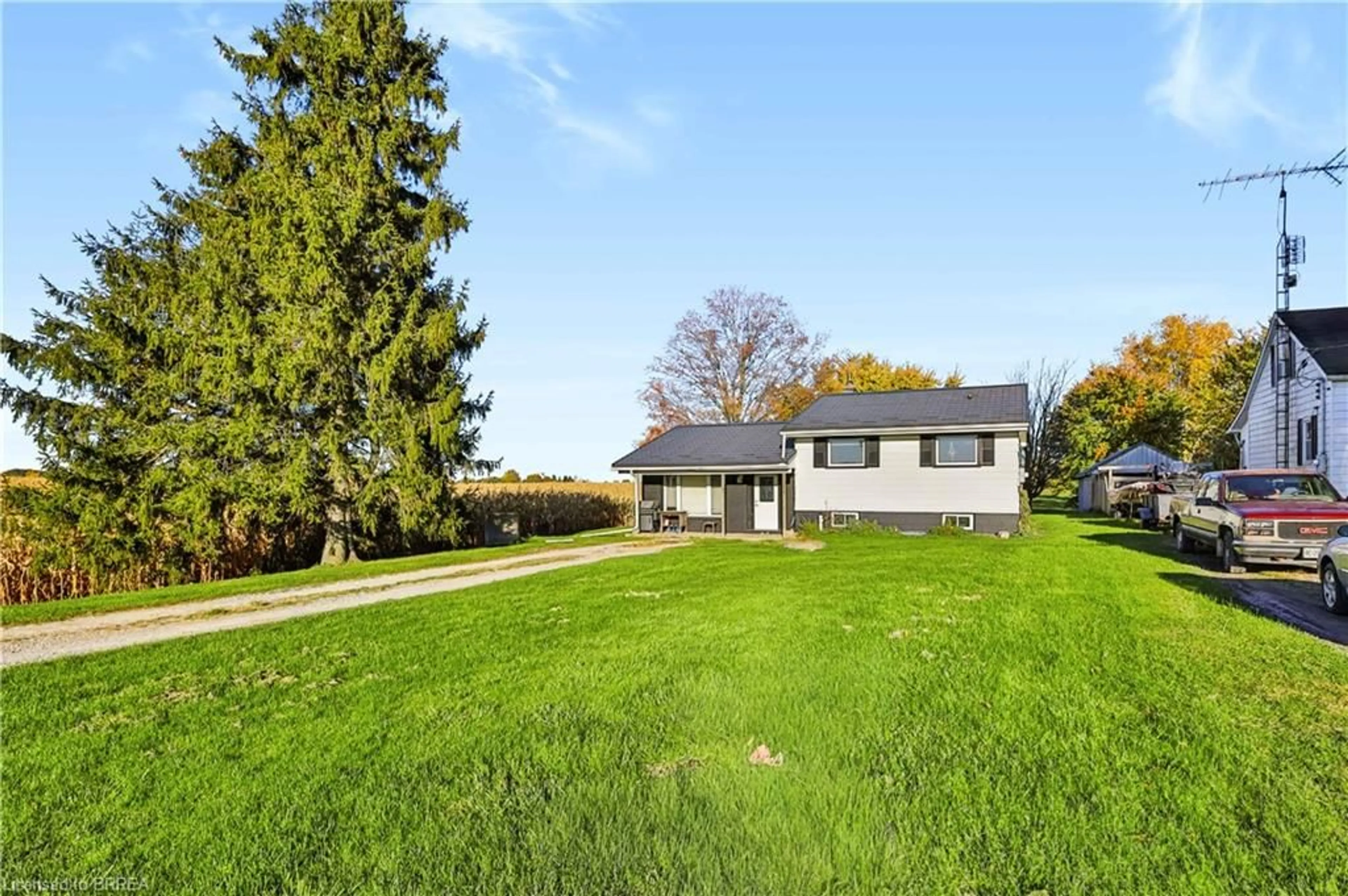 A pic from outside/outdoor area/front of a property/back of a property/a pic from drone, street for 550 Cockshutt Rd, Oakland Ontario N0E 1R0