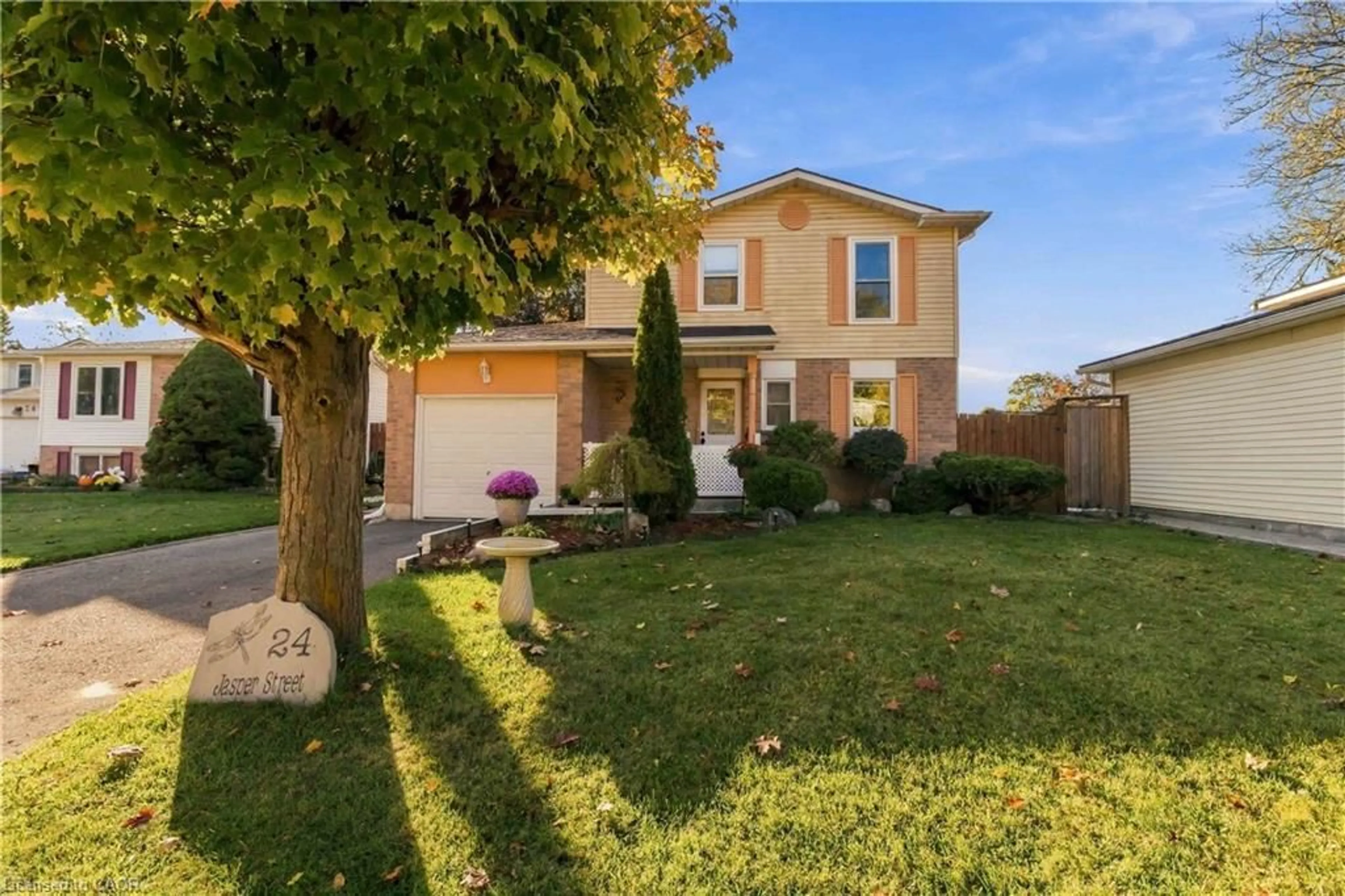 A pic from outside/outdoor area/front of a property/back of a property/a pic from drone, street for 24 Jasper St, Brantford Ontario N3P 1K4