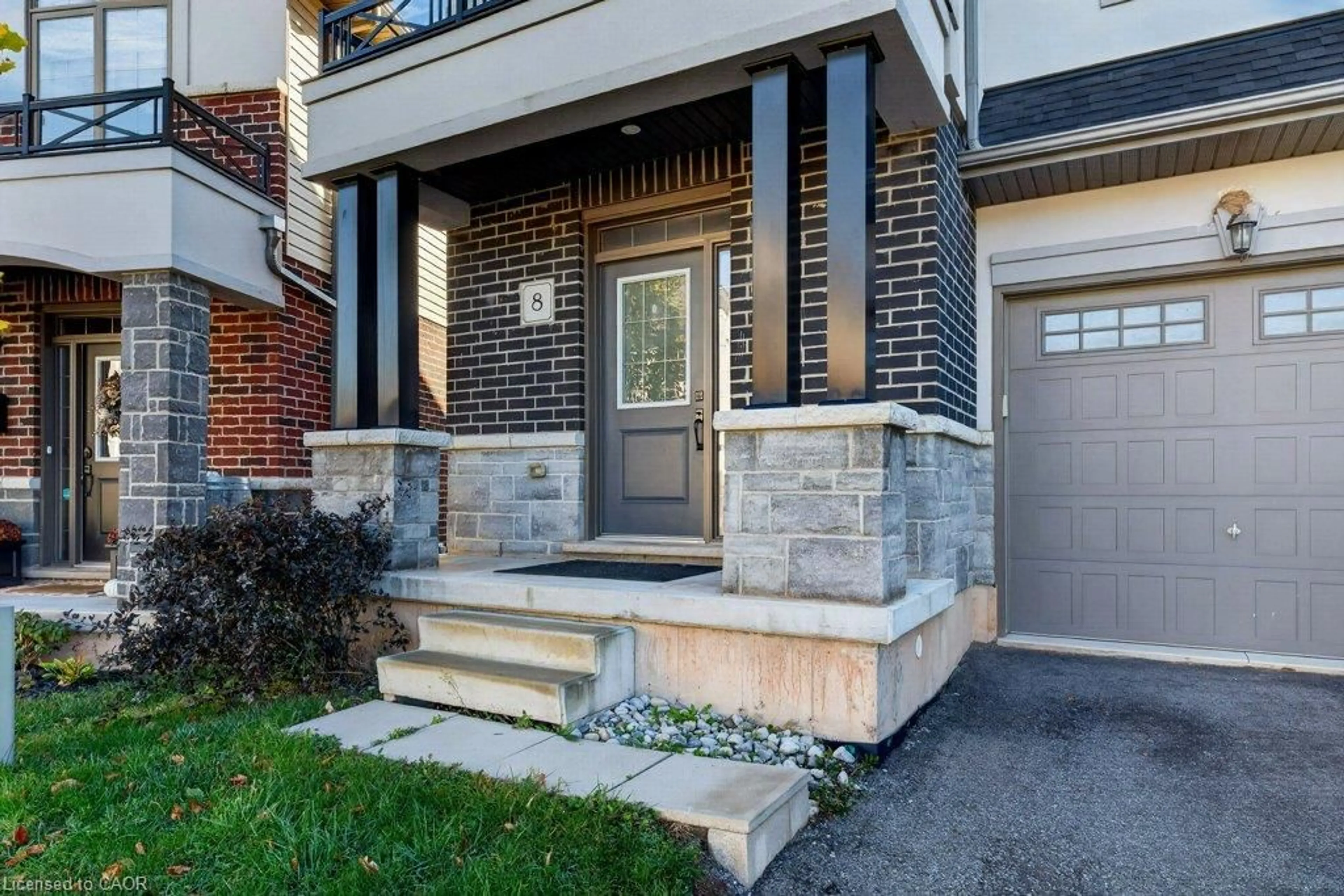 Home with brick exterior material, street for 4297 East Ave #8, Beamsville Ontario L3J 0R2