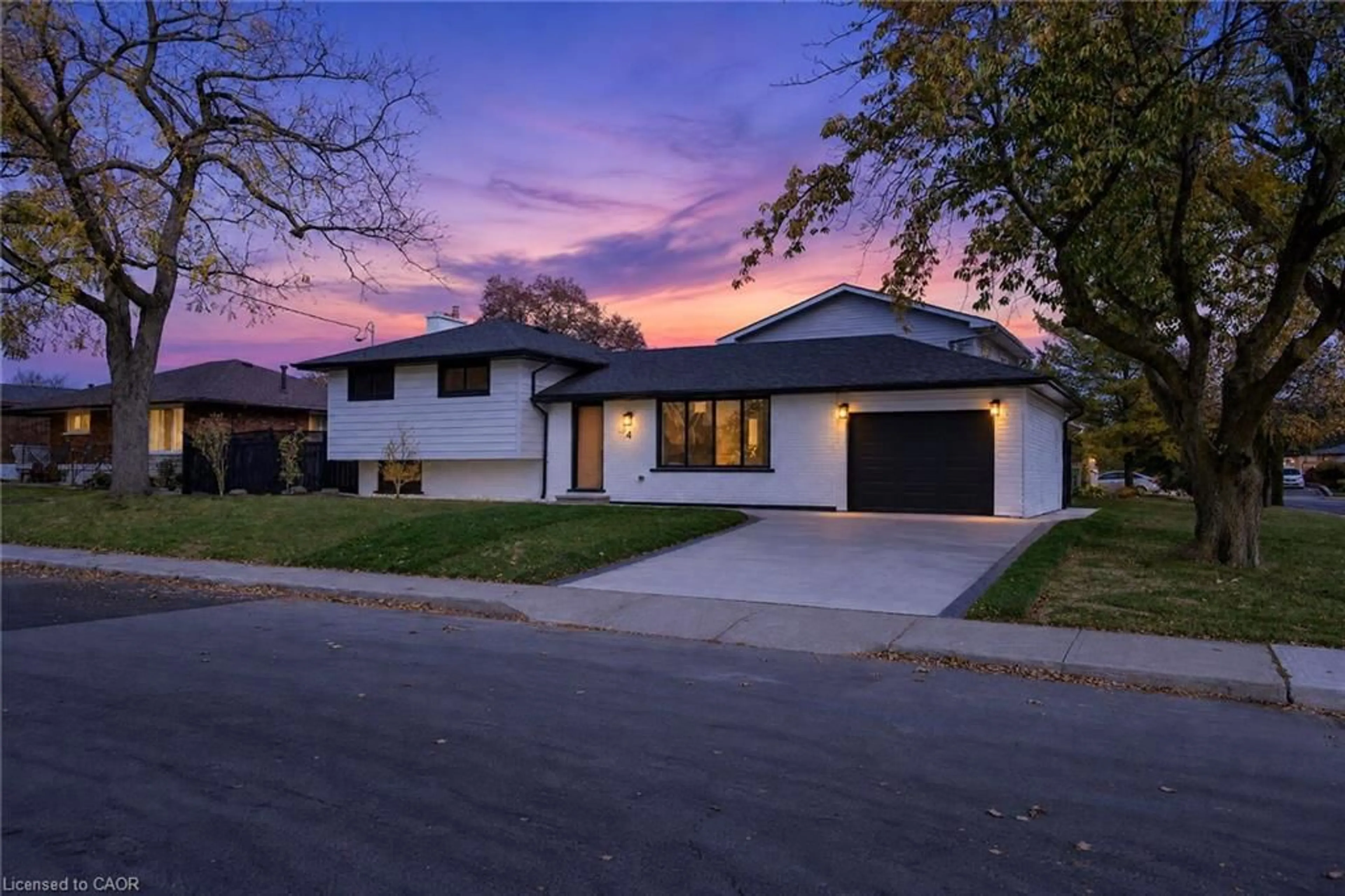Home with brick exterior material, street for 4 Bermuda Crt, Hamilton Ontario L9C 2J8