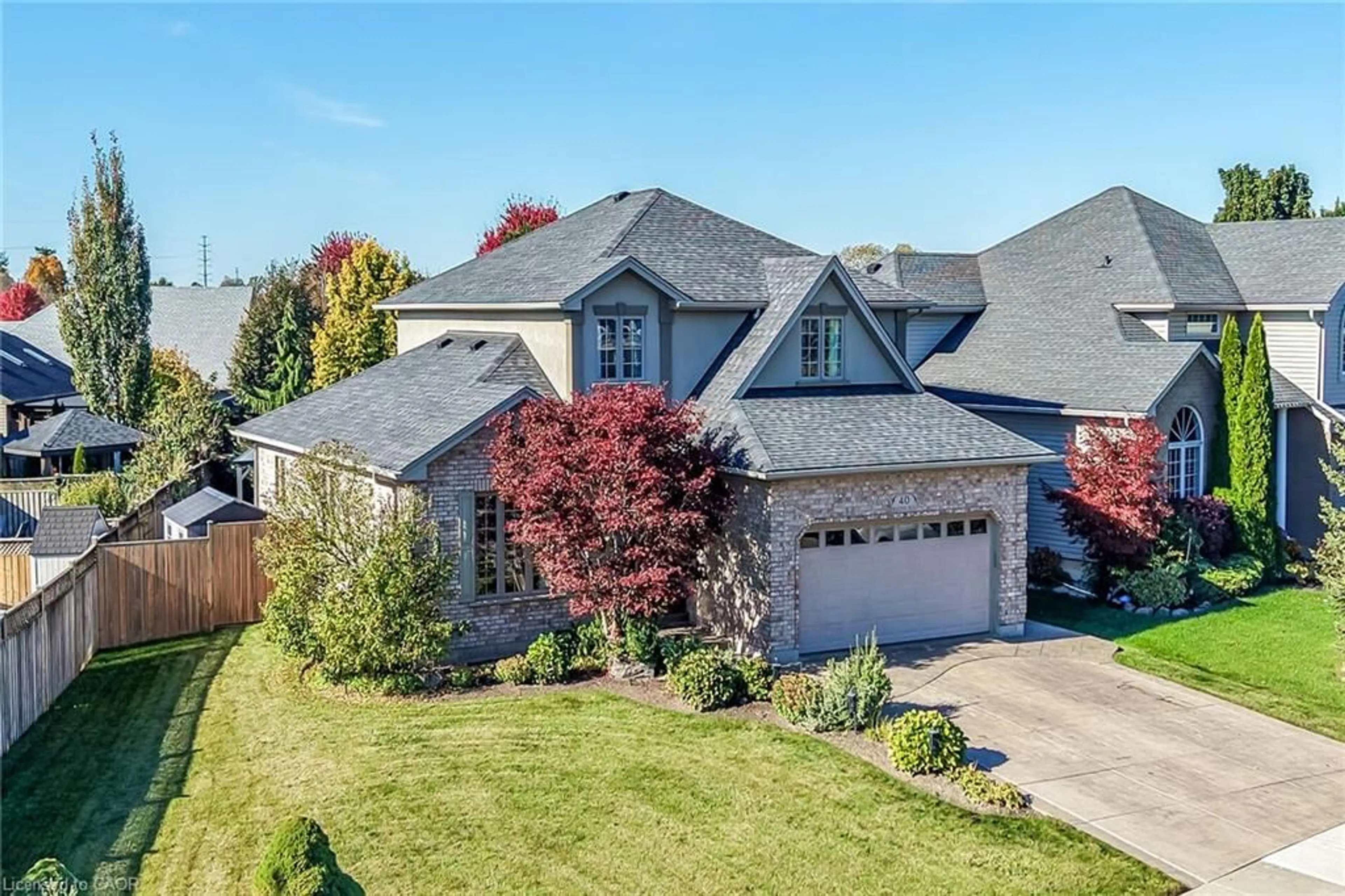 A pic from outside/outdoor area/front of a property/back of a property/a pic from drone, street for 40 Balvenie Blvd, Caledonia Ontario N3W 2P1