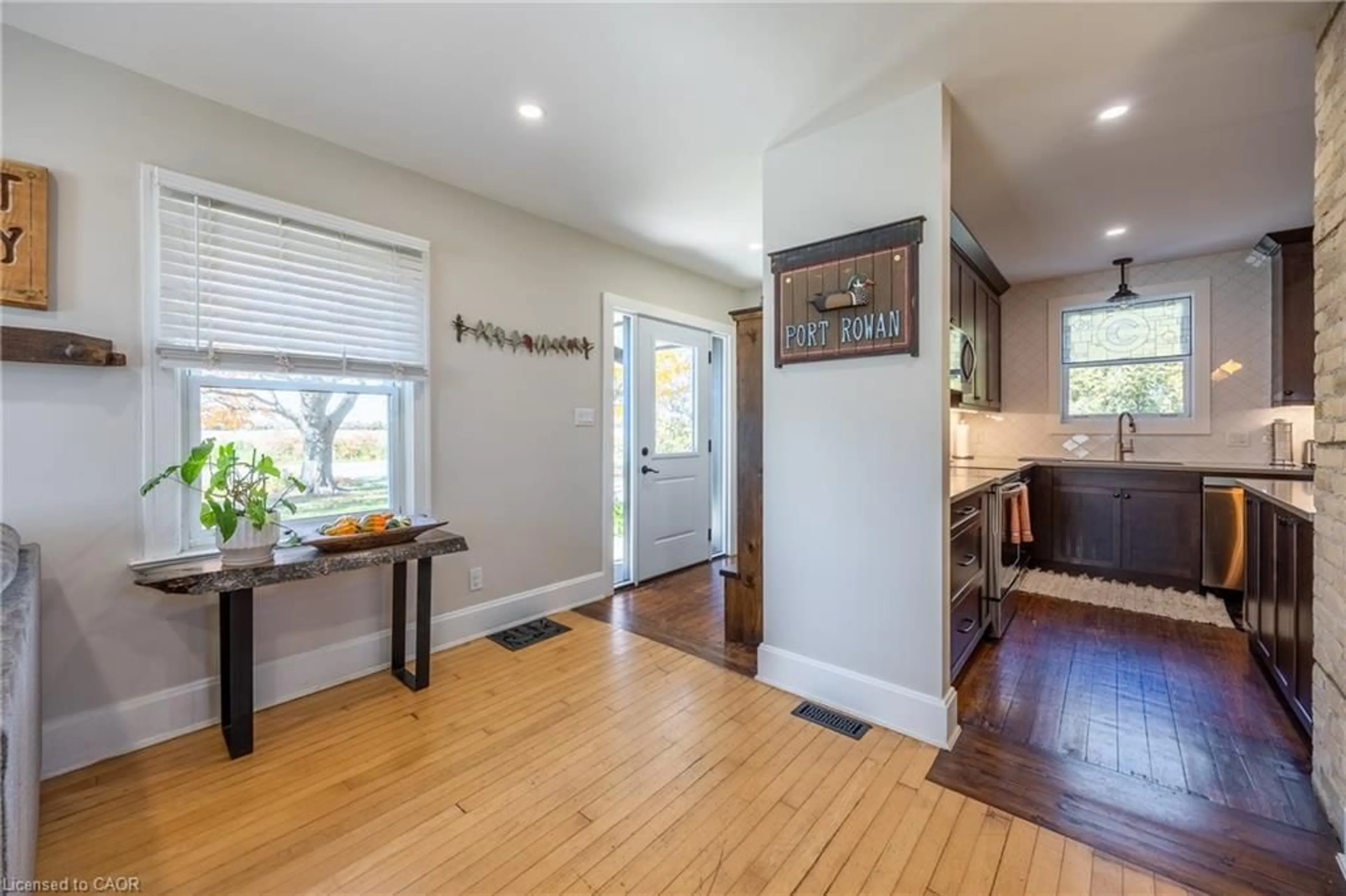 Indoor entryway for 30 County Road 23, Port Rowan Ontario N0E 1M0
