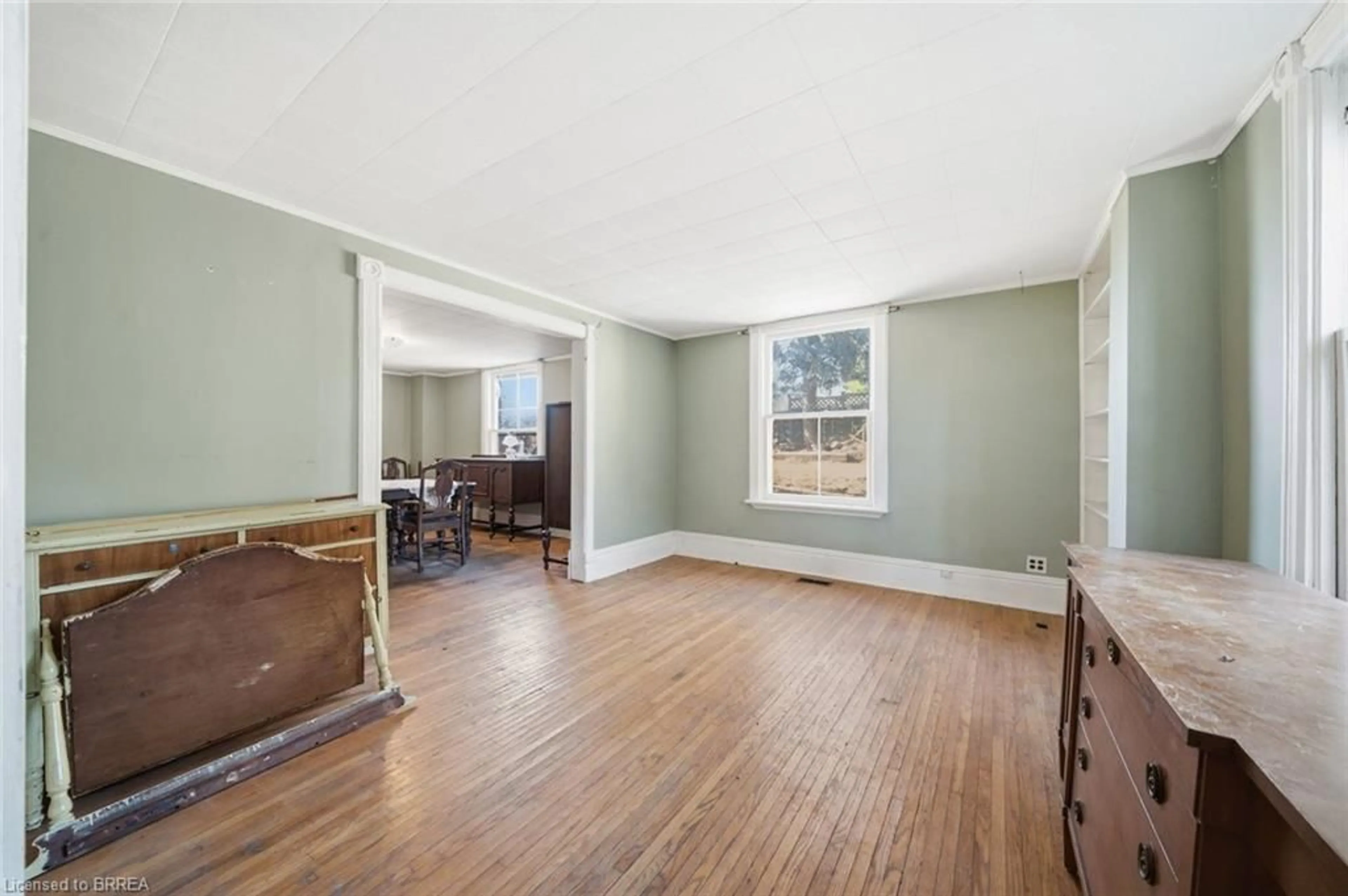 A pic of a room for 16 1/2 Terrace Hill St, Brantford Ontario N3R 1E9
