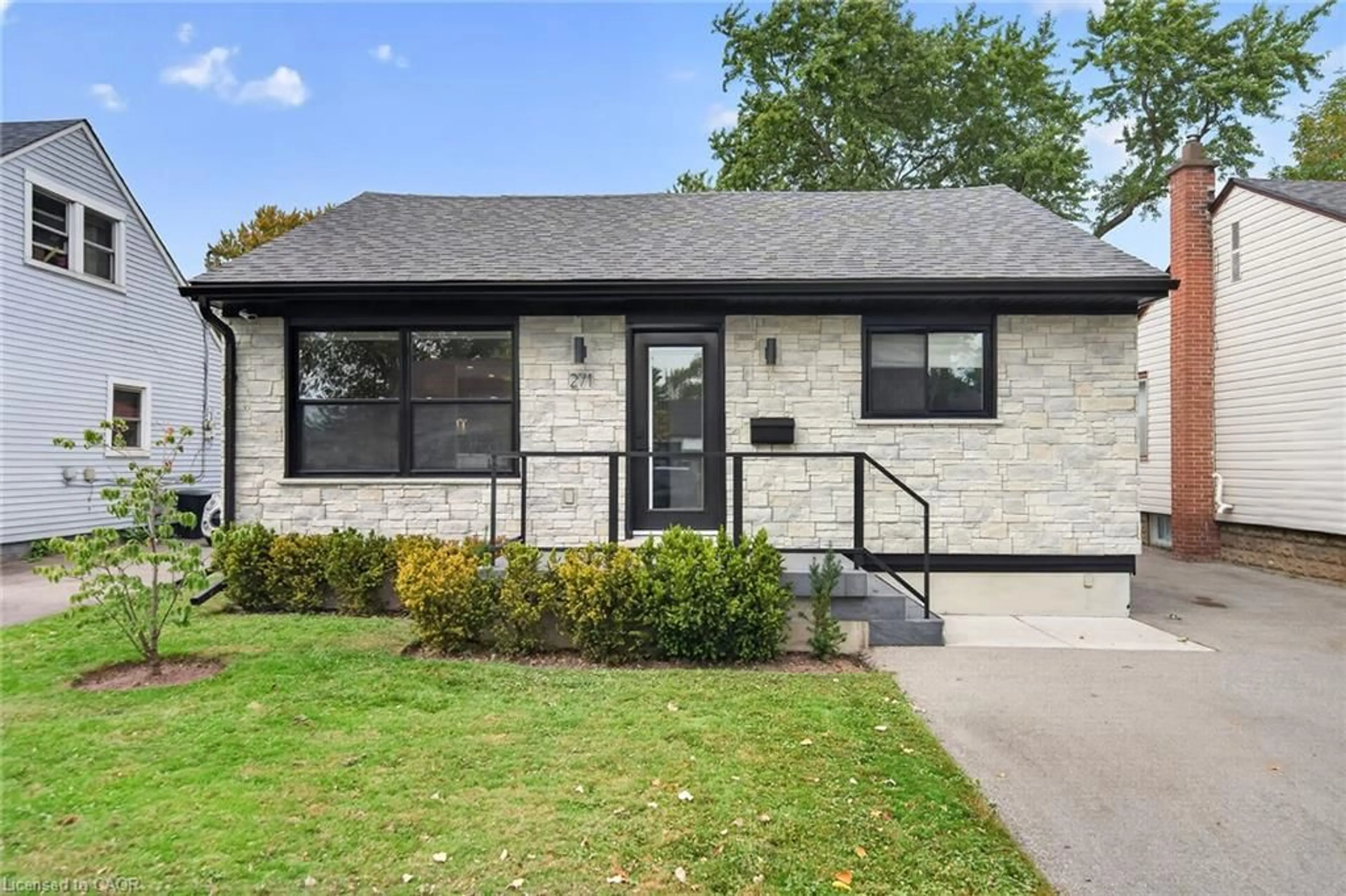 Home with brick exterior material, street for 271 Julian Ave, Hamilton Ontario L8H 5S3