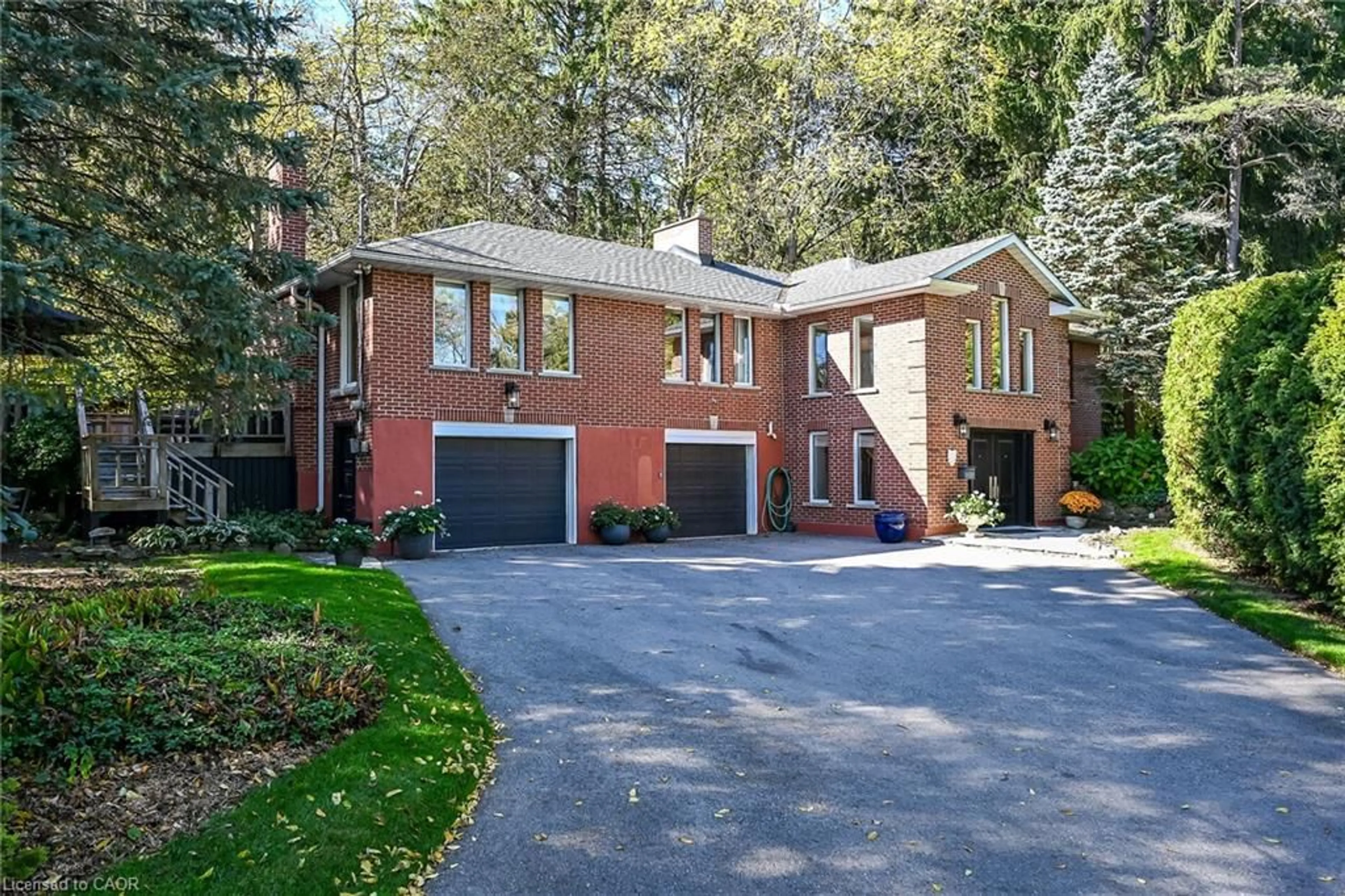 Home with brick exterior material, street for 311 Golf Links Rd, Ancaster Ontario L9G 2N6