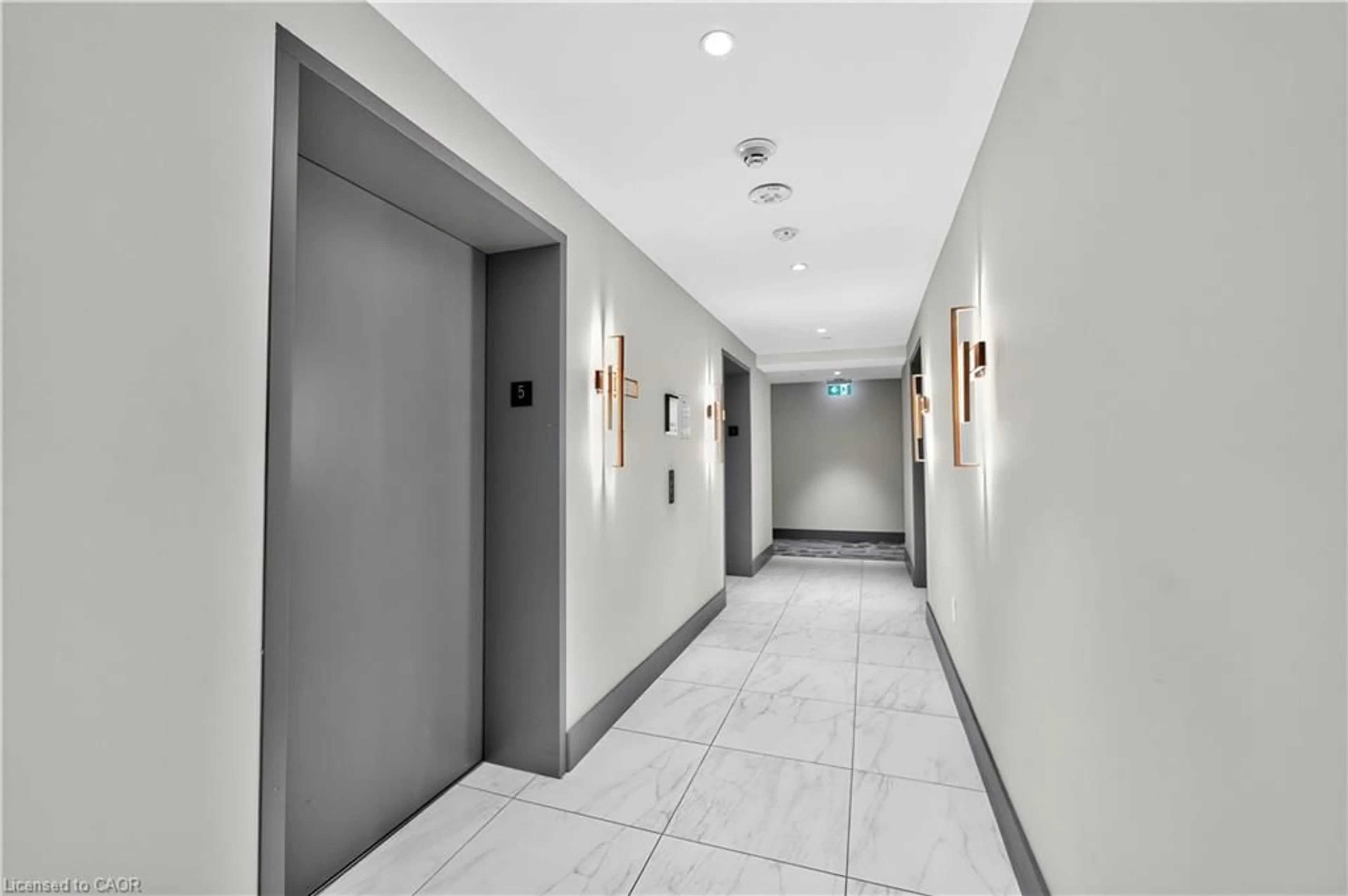 Indoor foyer for 20 O'neill Rd #536, North York Ontario M3C 0R2