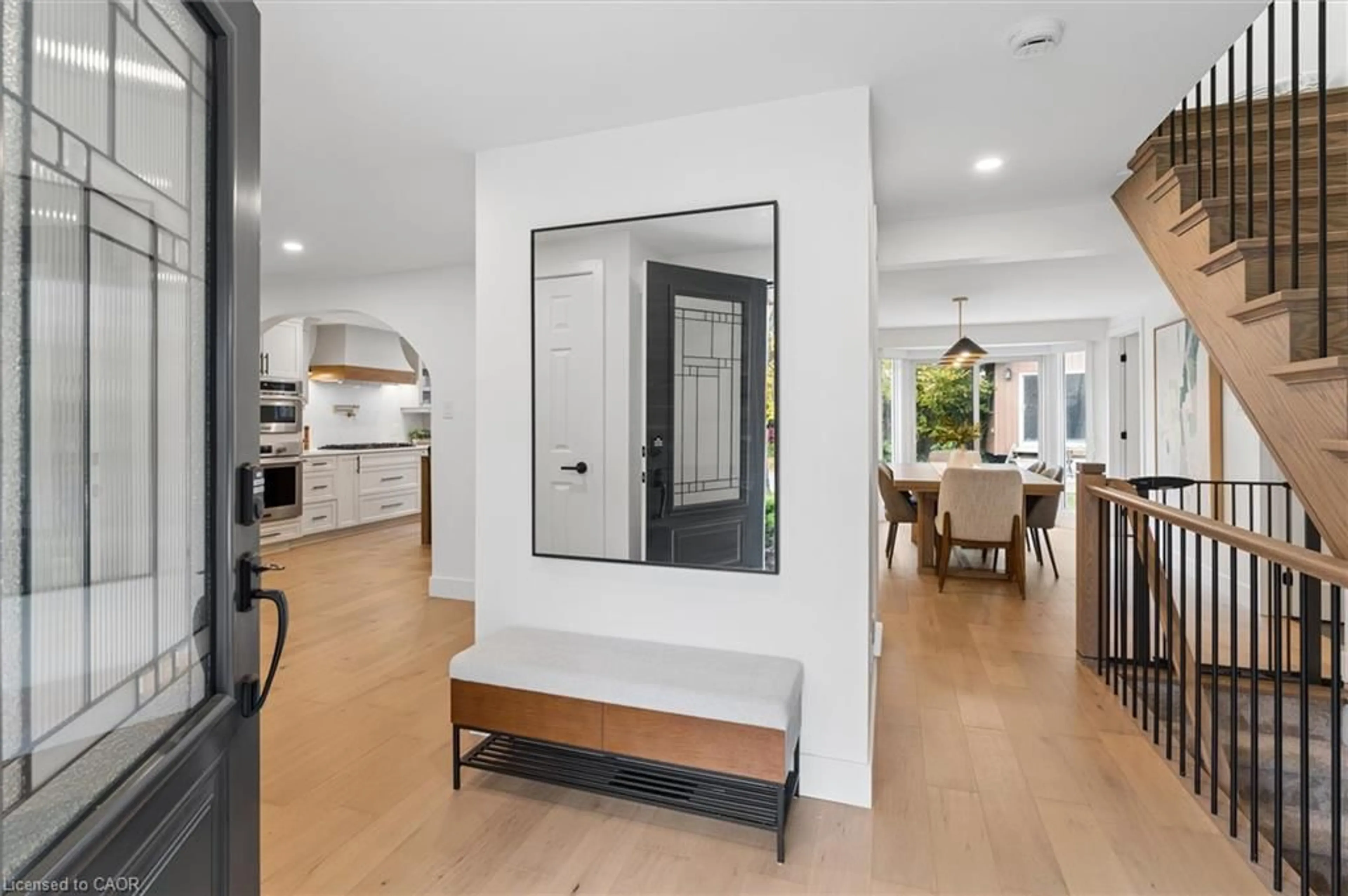 Indoor entryway for 128 Sunpoint Cres, Waterloo Ontario N2V 1V1