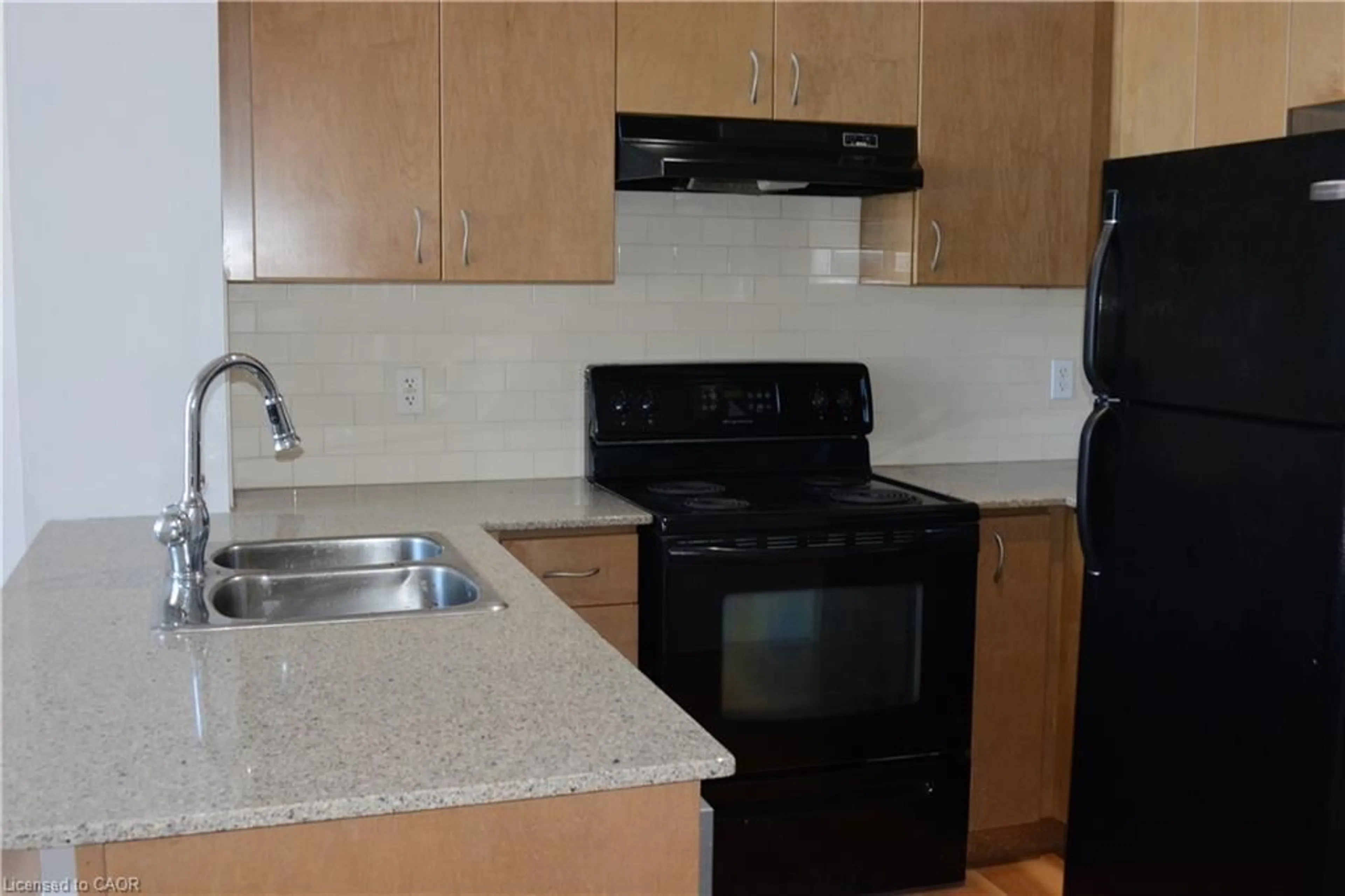 Standard kitchen, unknown for 410 King St #203, Kitchener Ontario N2G 1C3