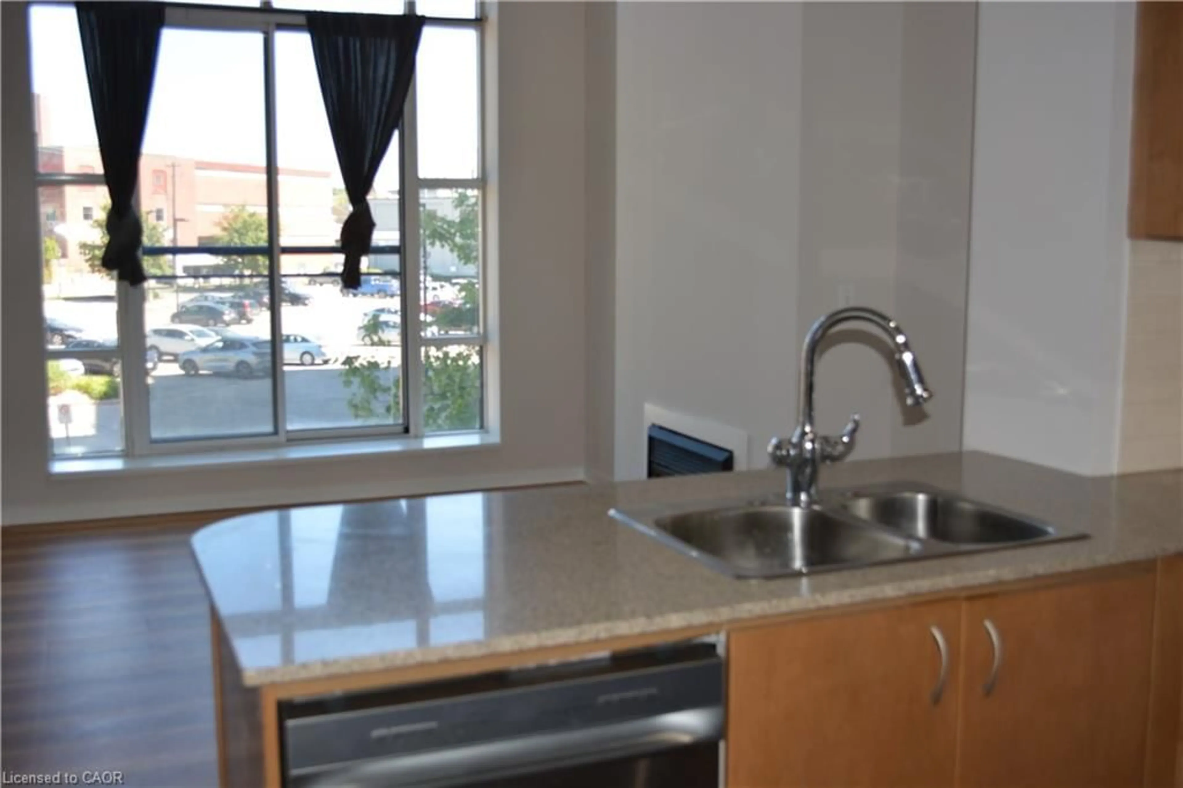 Standard kitchen, unknown for 410 King St #203, Kitchener Ontario N2G 1C3