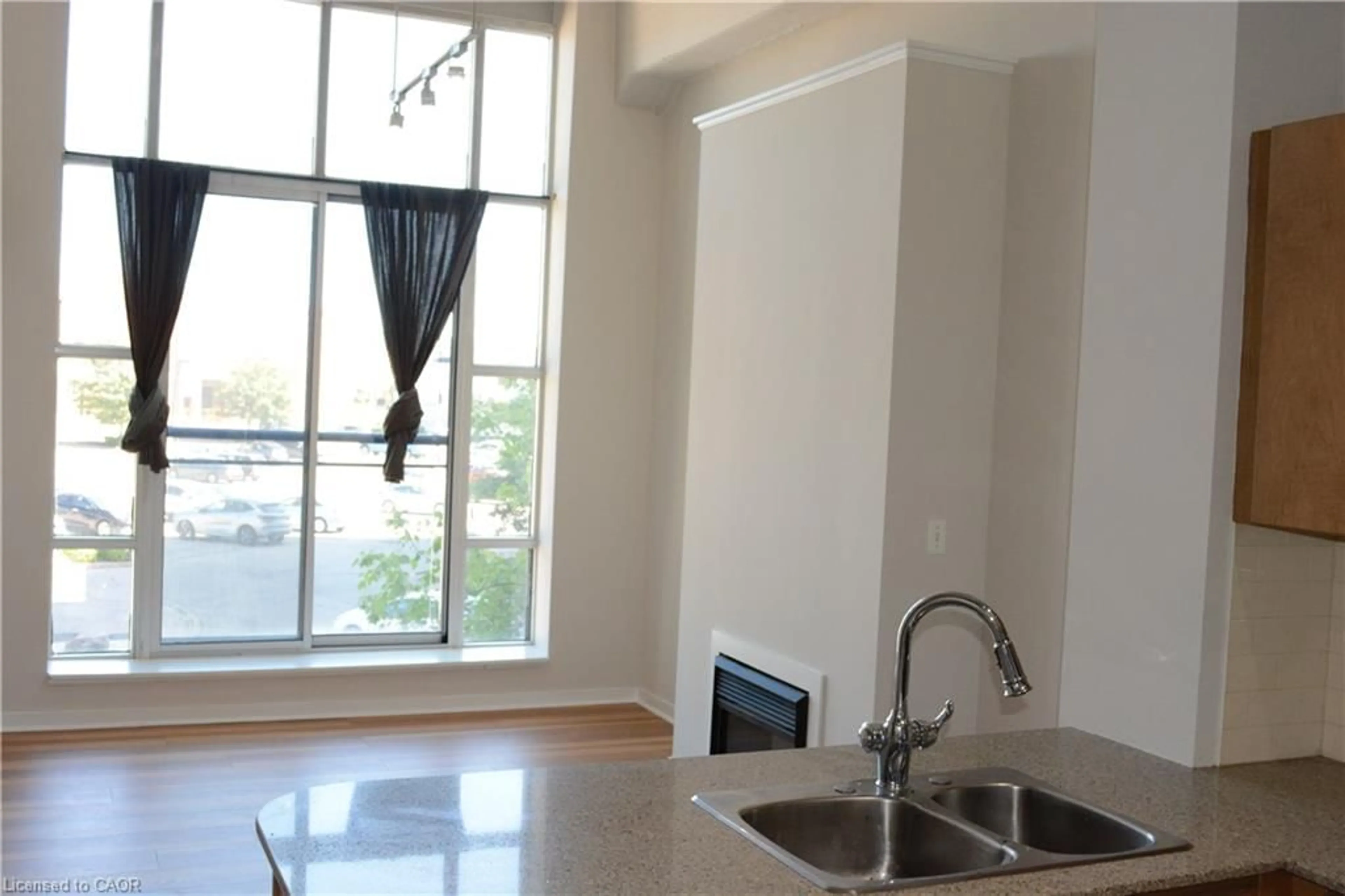 Standard kitchen, unknown for 410 King St #203, Kitchener Ontario N2G 1C3