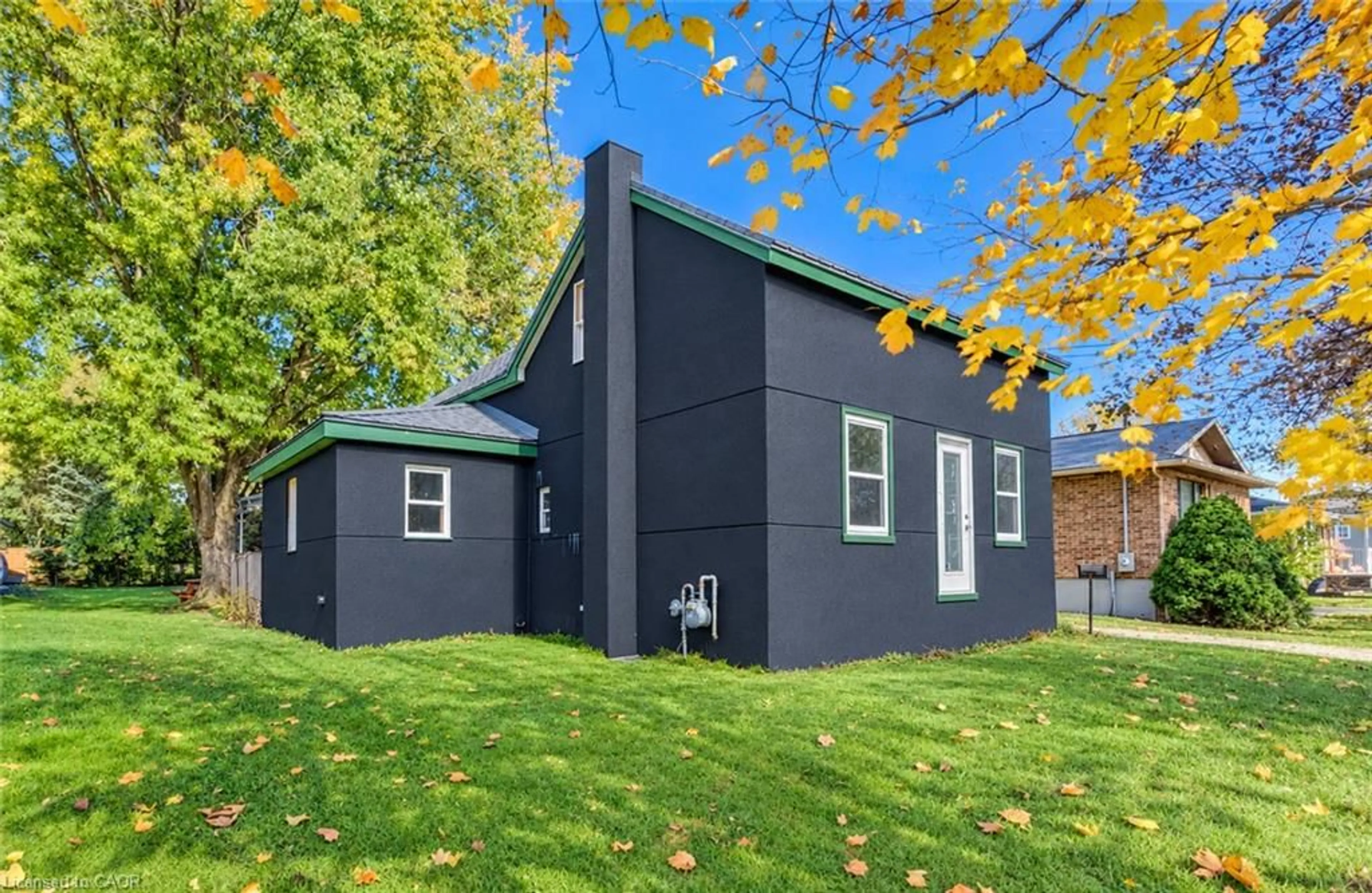 Home with vinyl exterior material, street for 745 Binning St, Listowel Ontario N4W 1H3