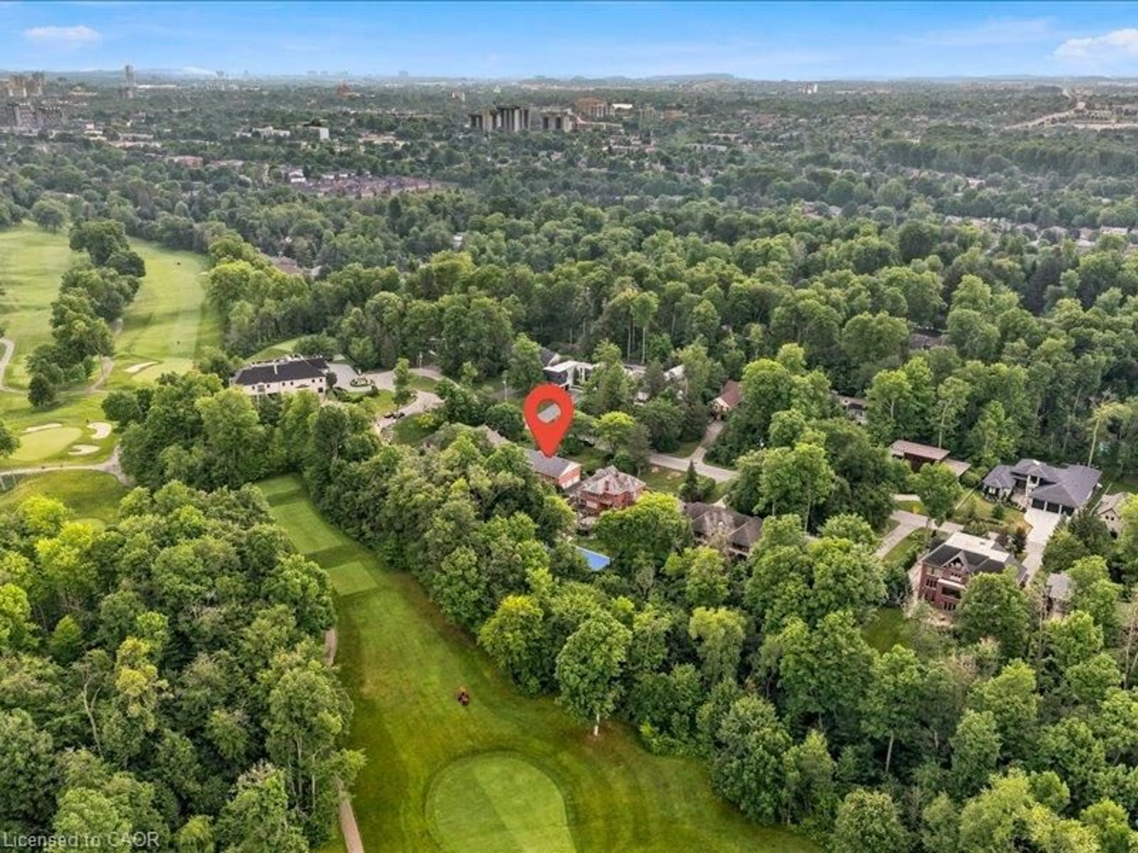 A pic from outside/outdoor area/front of a property/back of a property/a pic from drone, forest/trees view for 36 Maple Hill Dr, Kitchener Ontario N2M 2R8