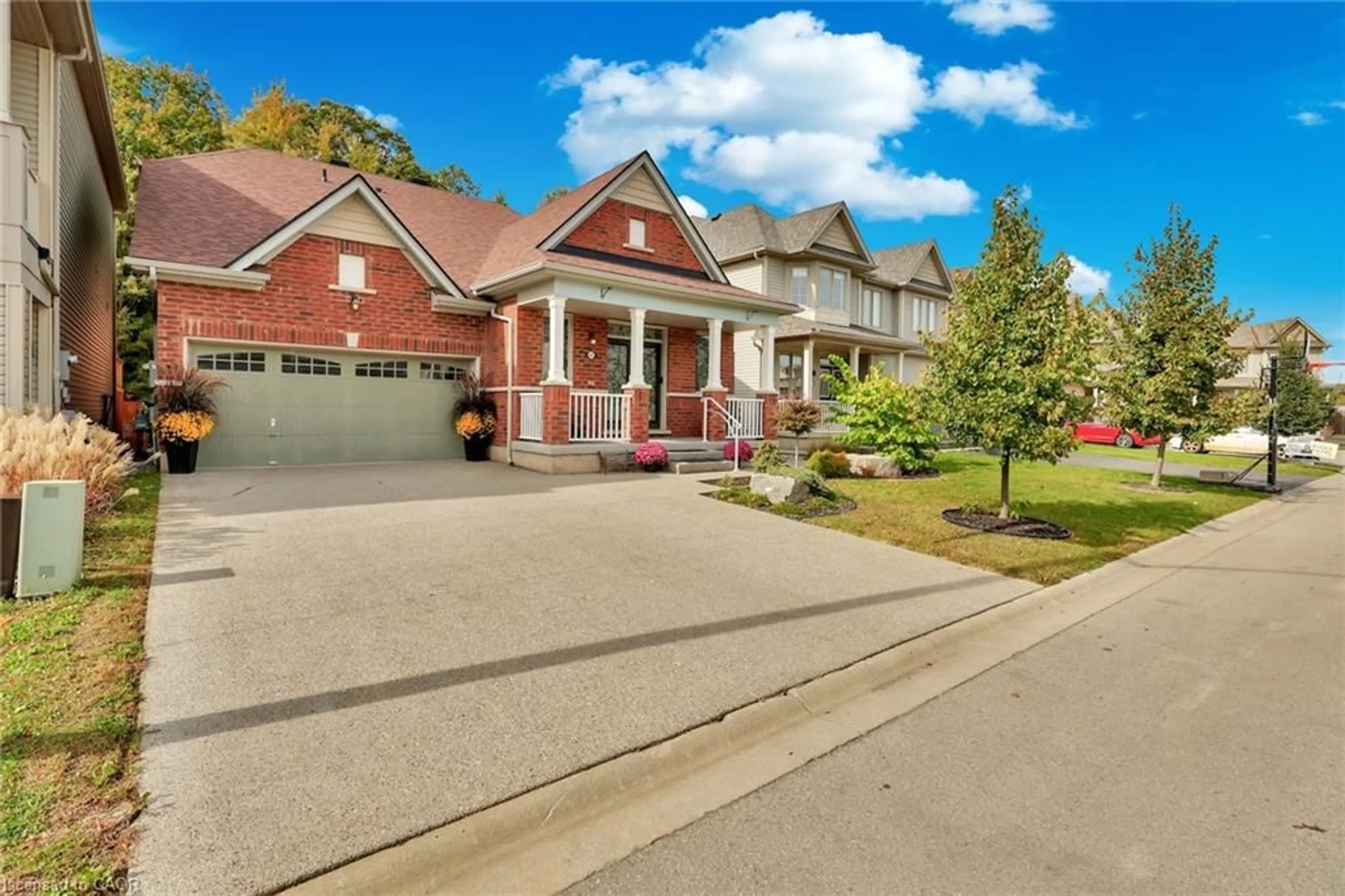 Home with brick exterior material, street for 8541 Sweet Chestnut Dr, Niagara Falls Ontario L2H 0N1