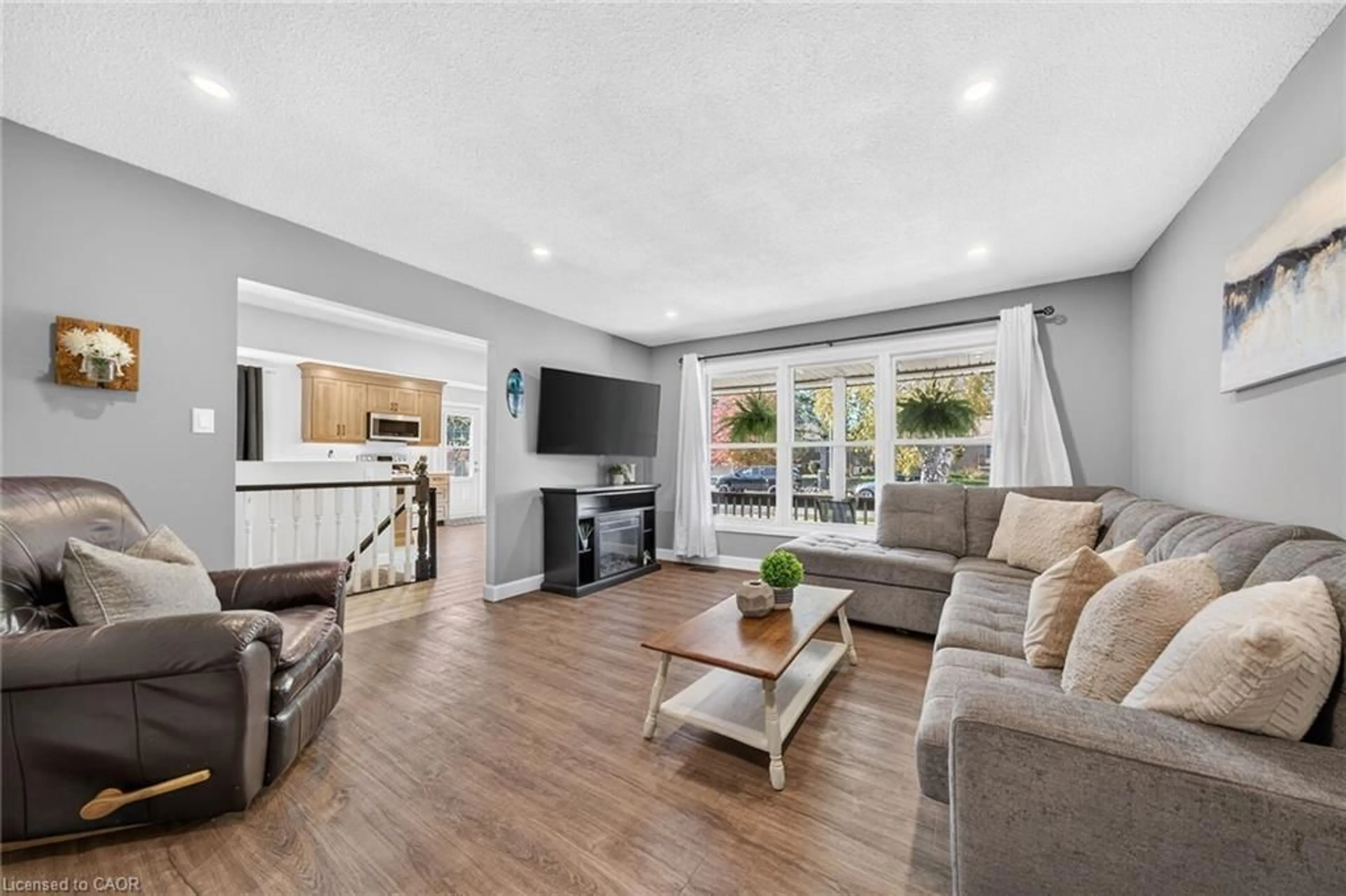Living room with furniture, unknown for 225 Maccrae Dr, Caledonia Ontario N3W 1K5