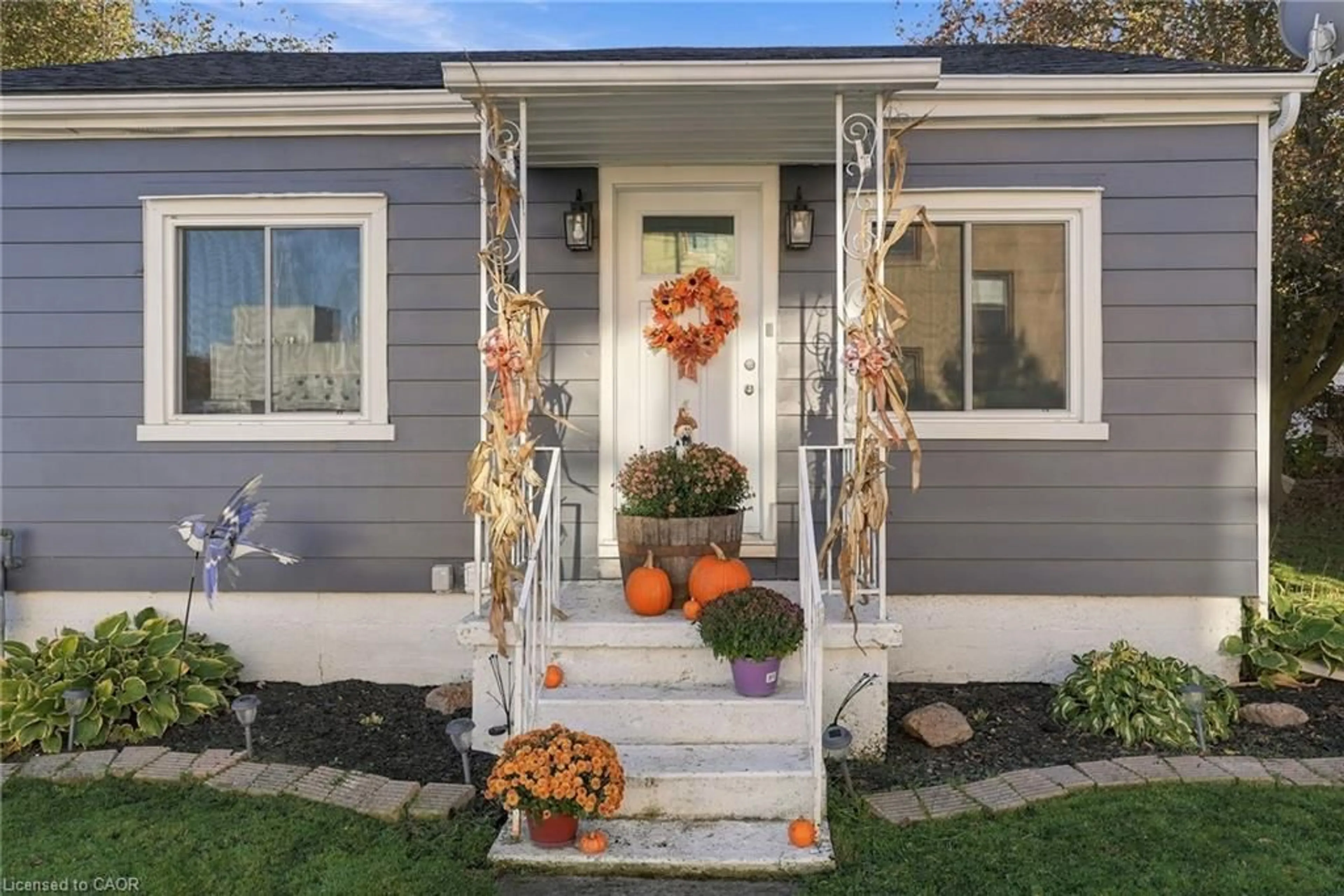 Home with vinyl exterior material, street for 334 Davidson Ave, Listowel Ontario N4W 3A6