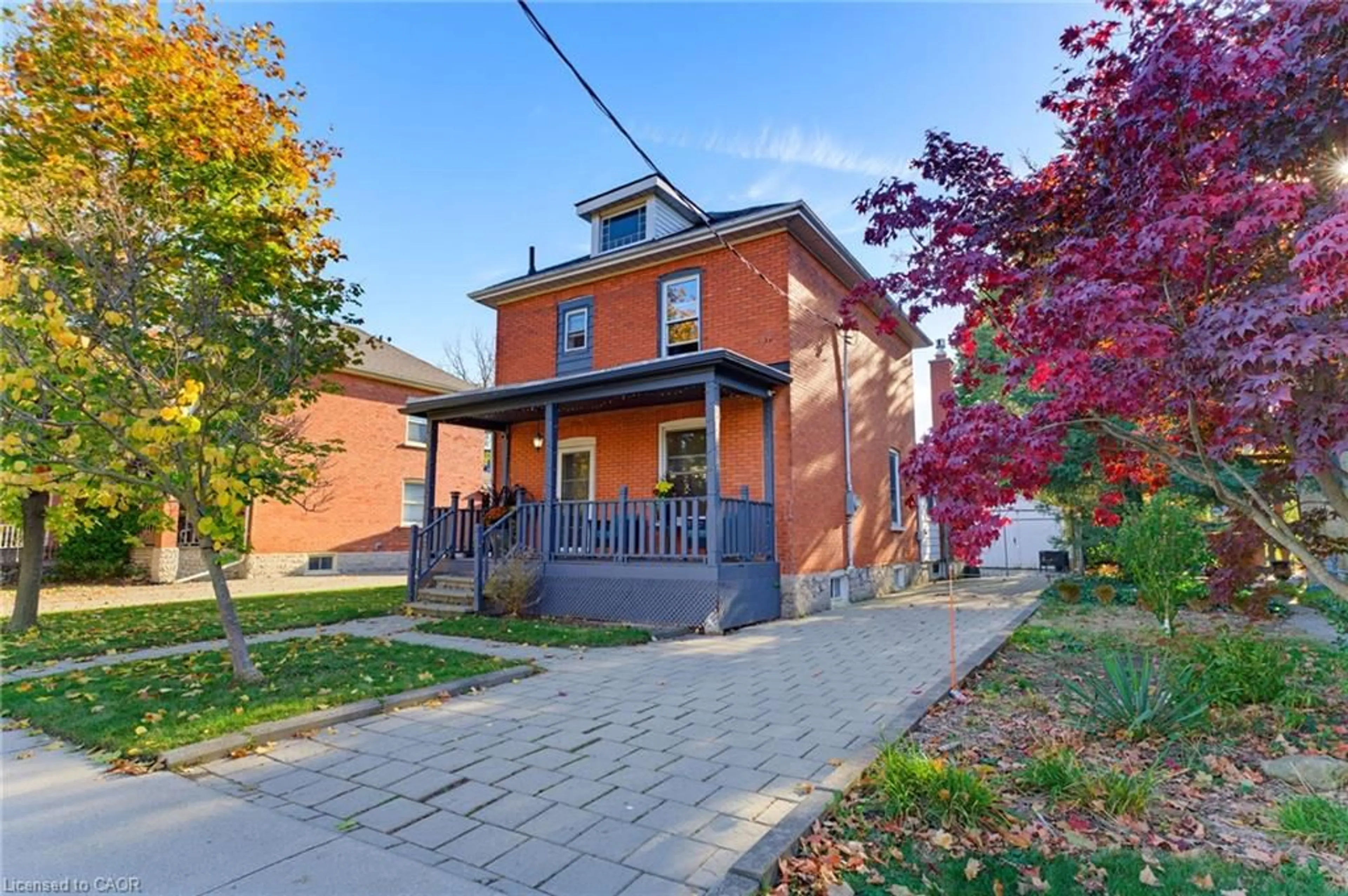Home with brick exterior material, street for 540 Vine St, Cambridge Ontario N3H 2Y8