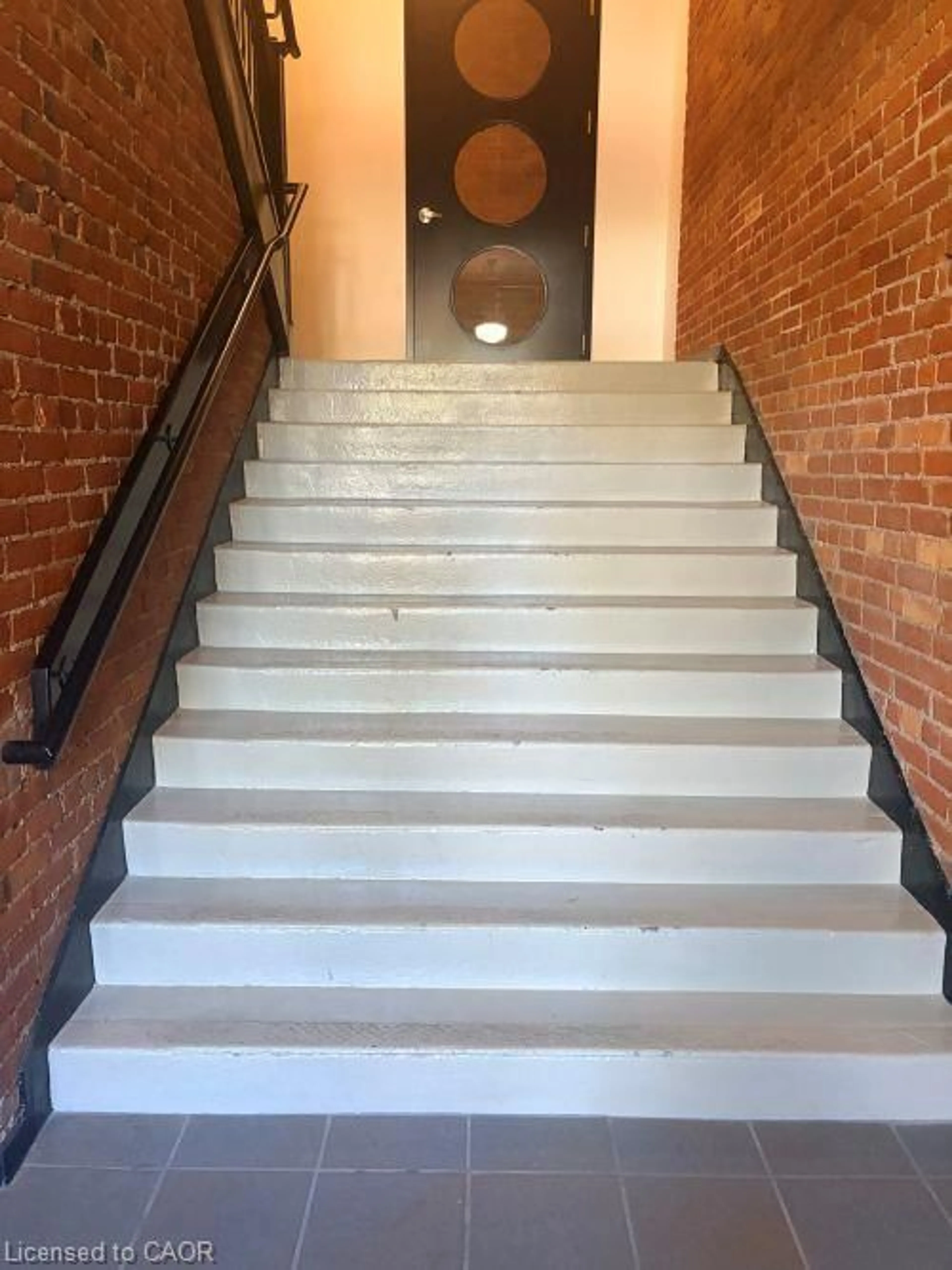Stairs for 357 Hunter St #22, Hamilton Ontario L8P 1S6