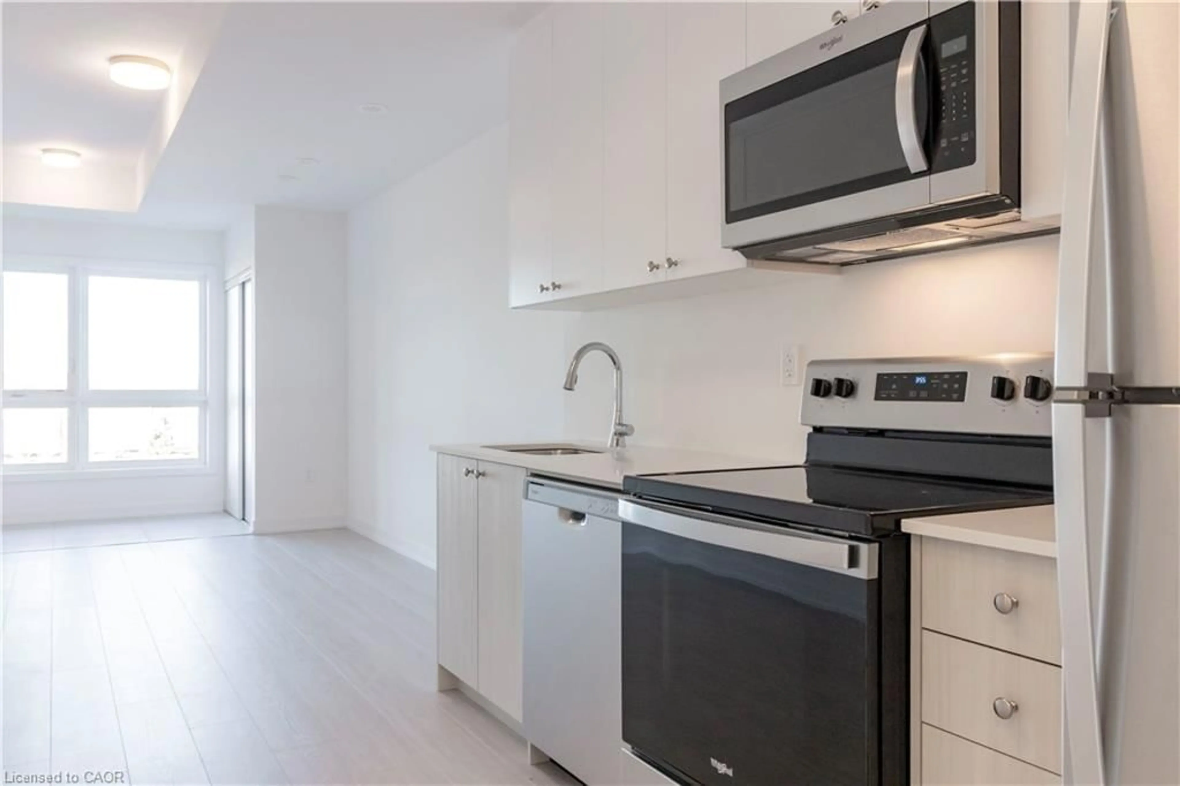 Standard kitchen, unknown for 25 Palace St #P10, Kitchener Ontario N2E 0L3