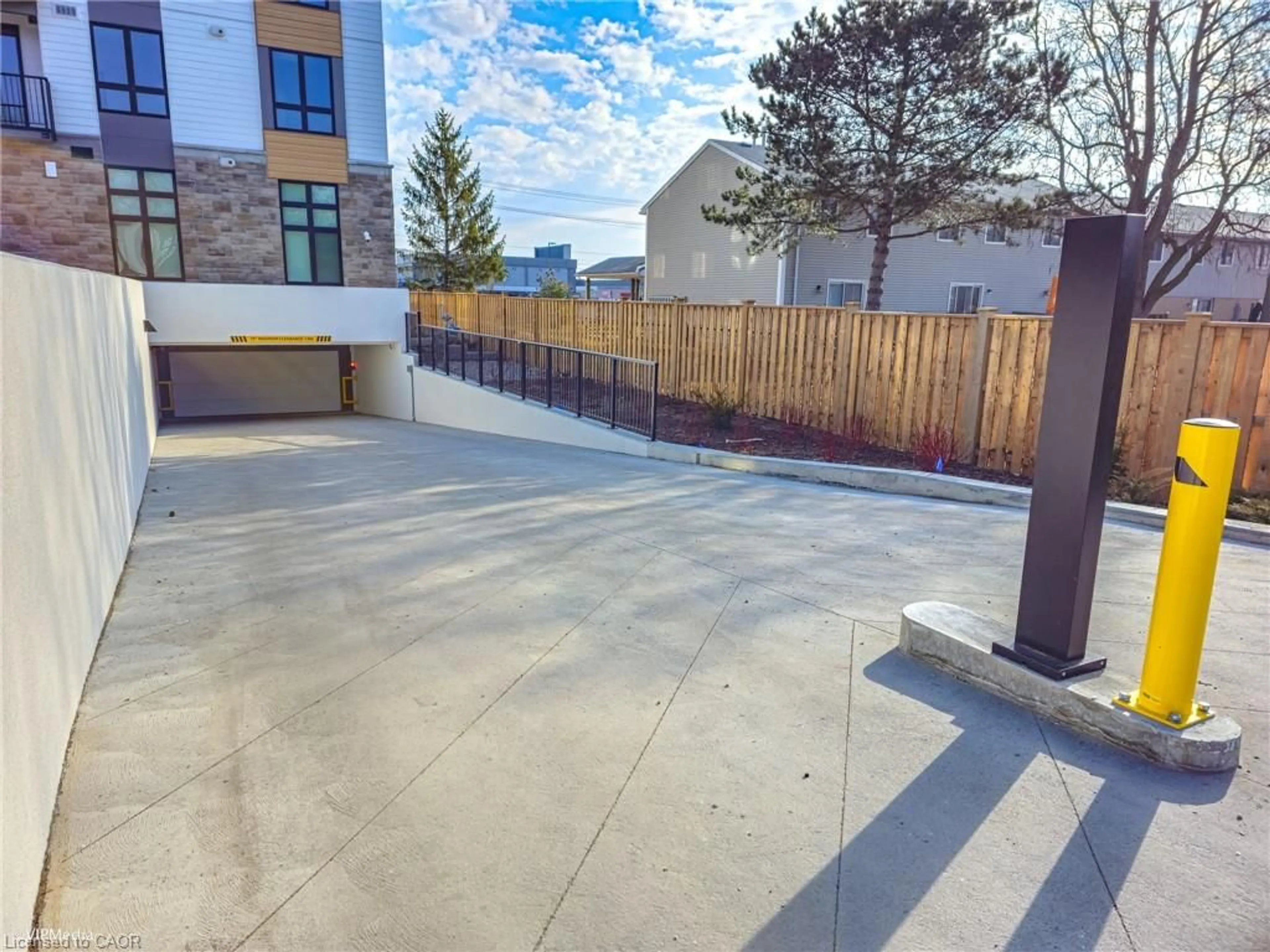 Patio, street for 101 Golden Eagle Rd #112, Waterloo Ontario N2V 1C3