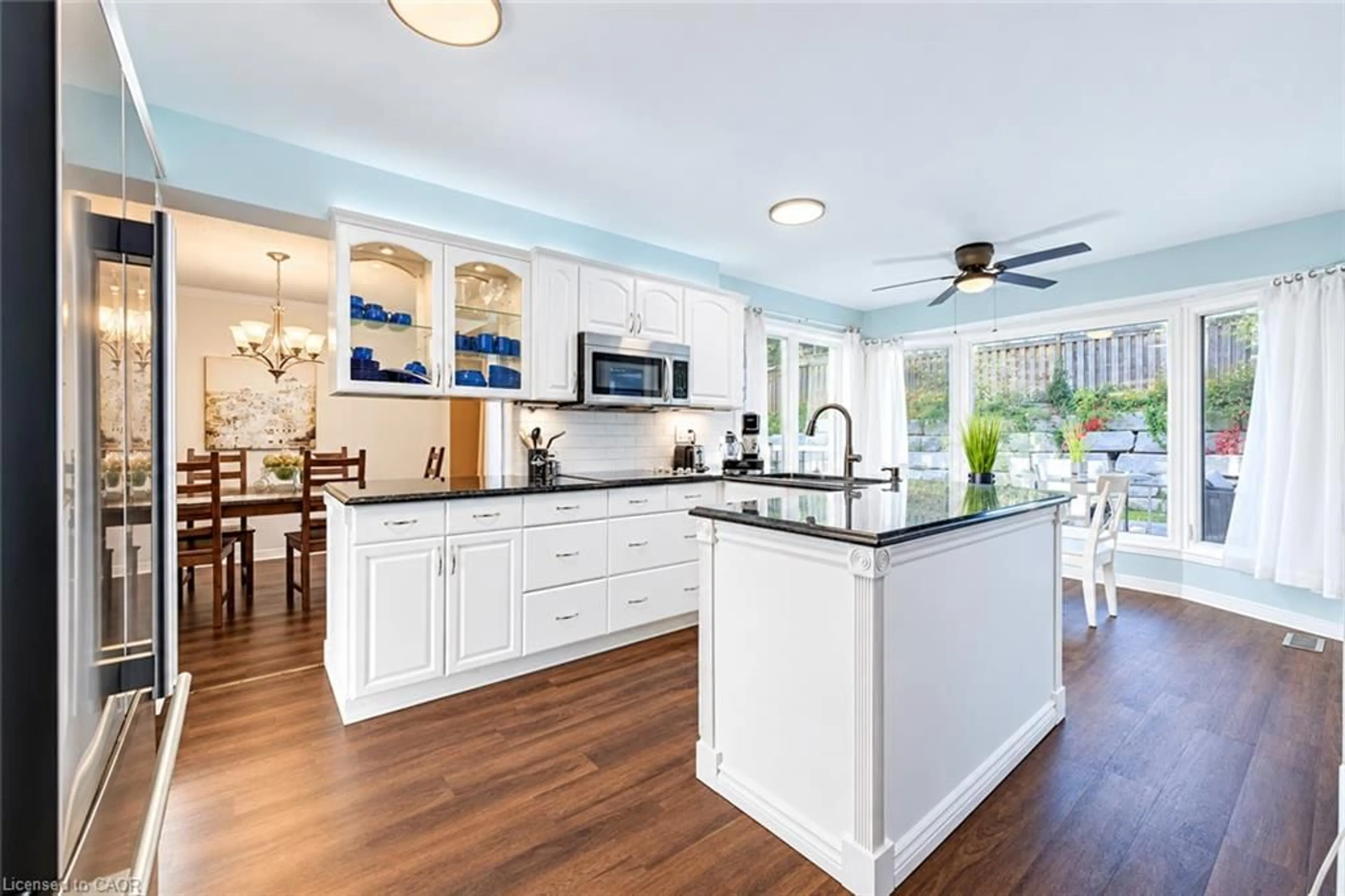 Open concept kitchen, ceramic/tile floor for 13 Gateview Dr, Waterloo Ontario N2T 1A3