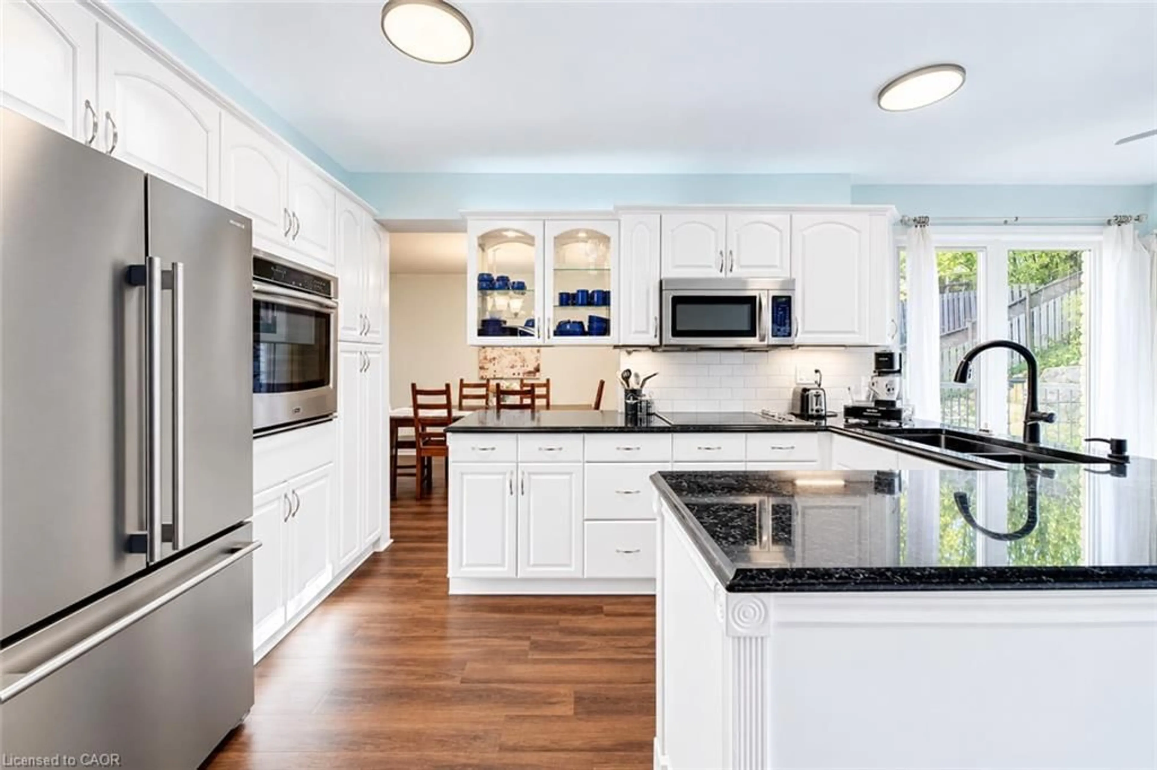 Open concept kitchen, ceramic/tile floor for 13 Gateview Dr, Waterloo Ontario N2T 1A3