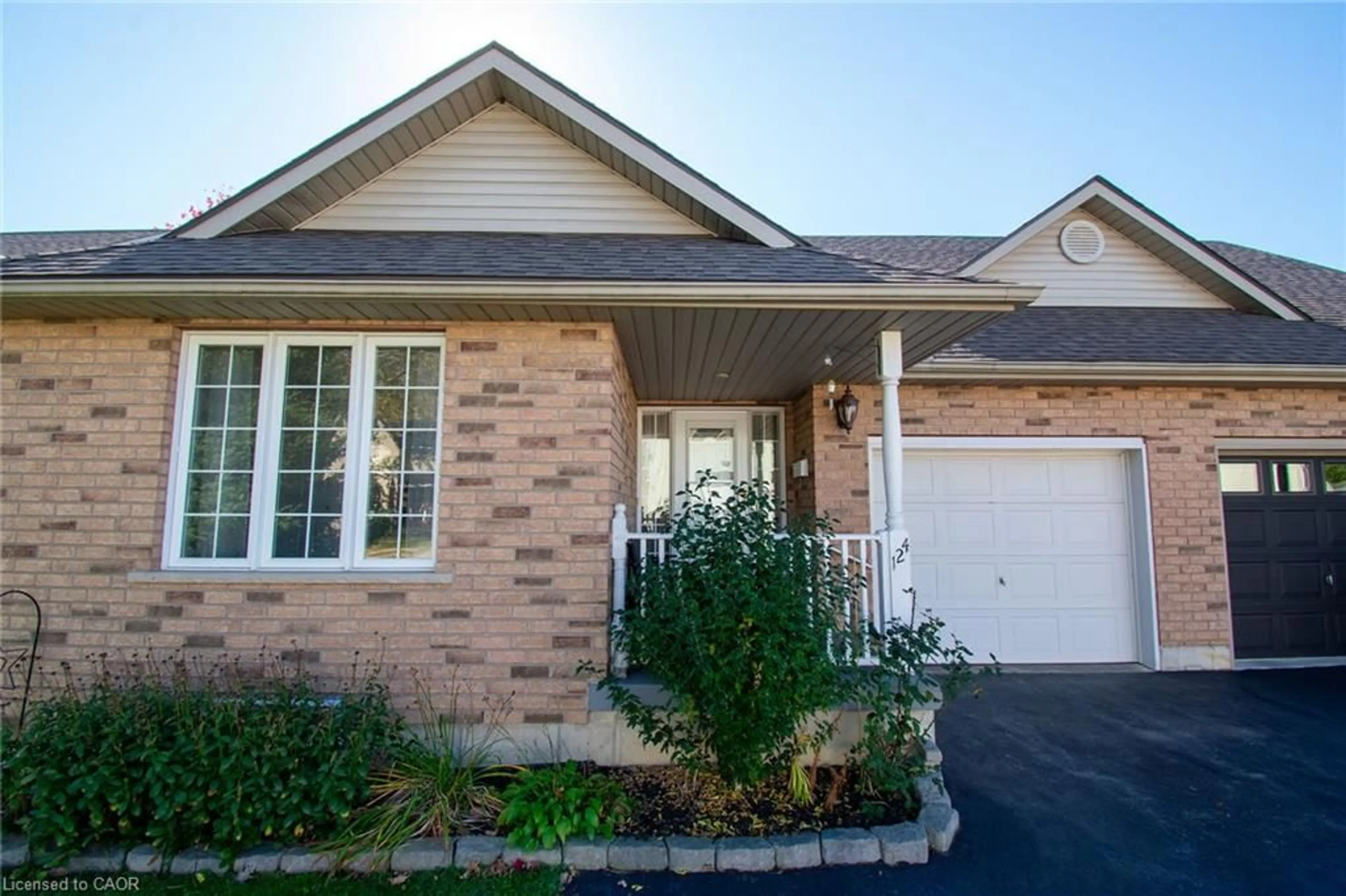 Home with brick exterior material, street for 124 Forest St, Dunnville Ontario N1A 1C1