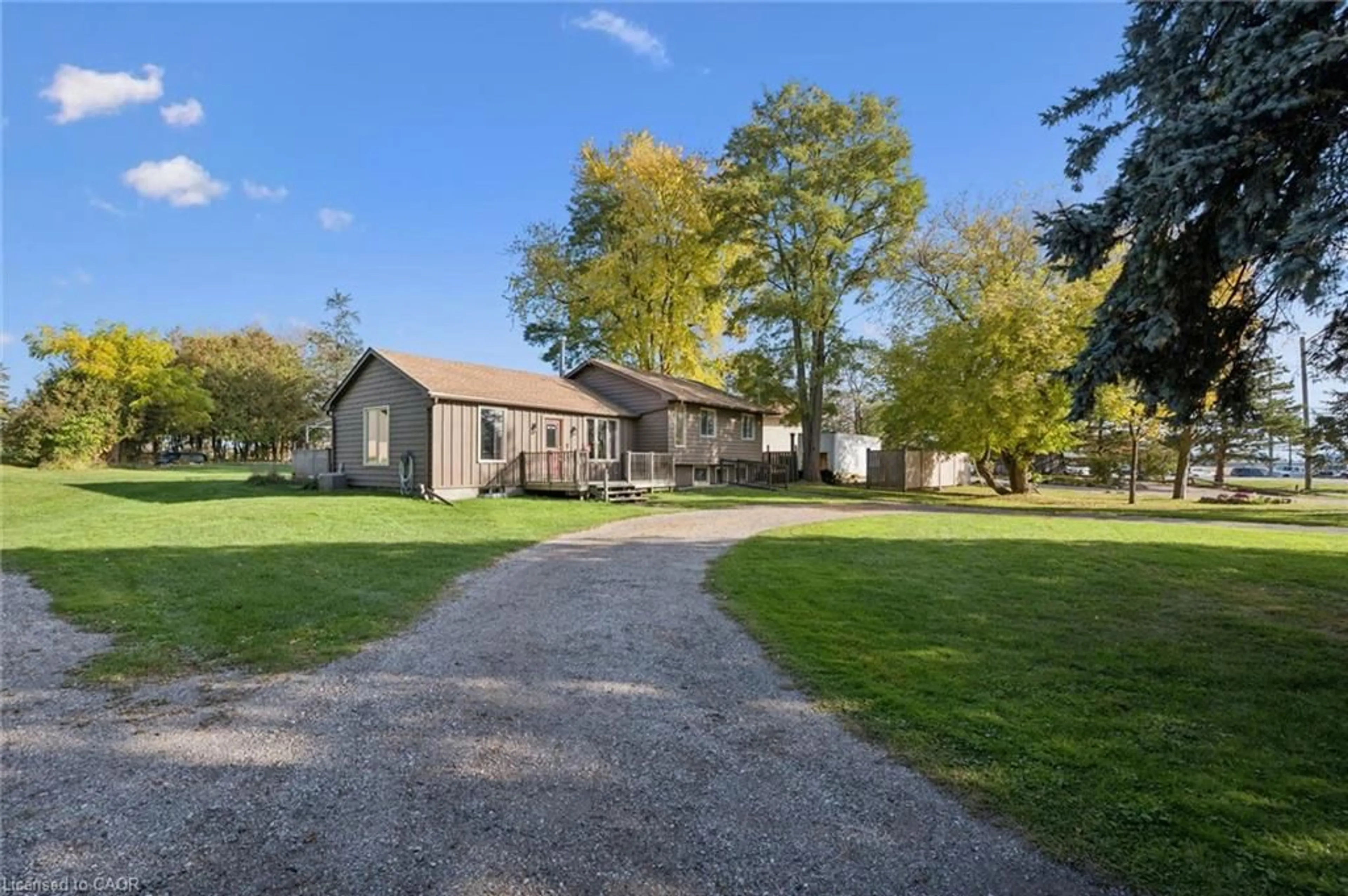 A pic from outside/outdoor area/front of a property/back of a property/a pic from drone, unknown for 1611 Morrison Rd, Cambridge Ontario N1R 5S2
