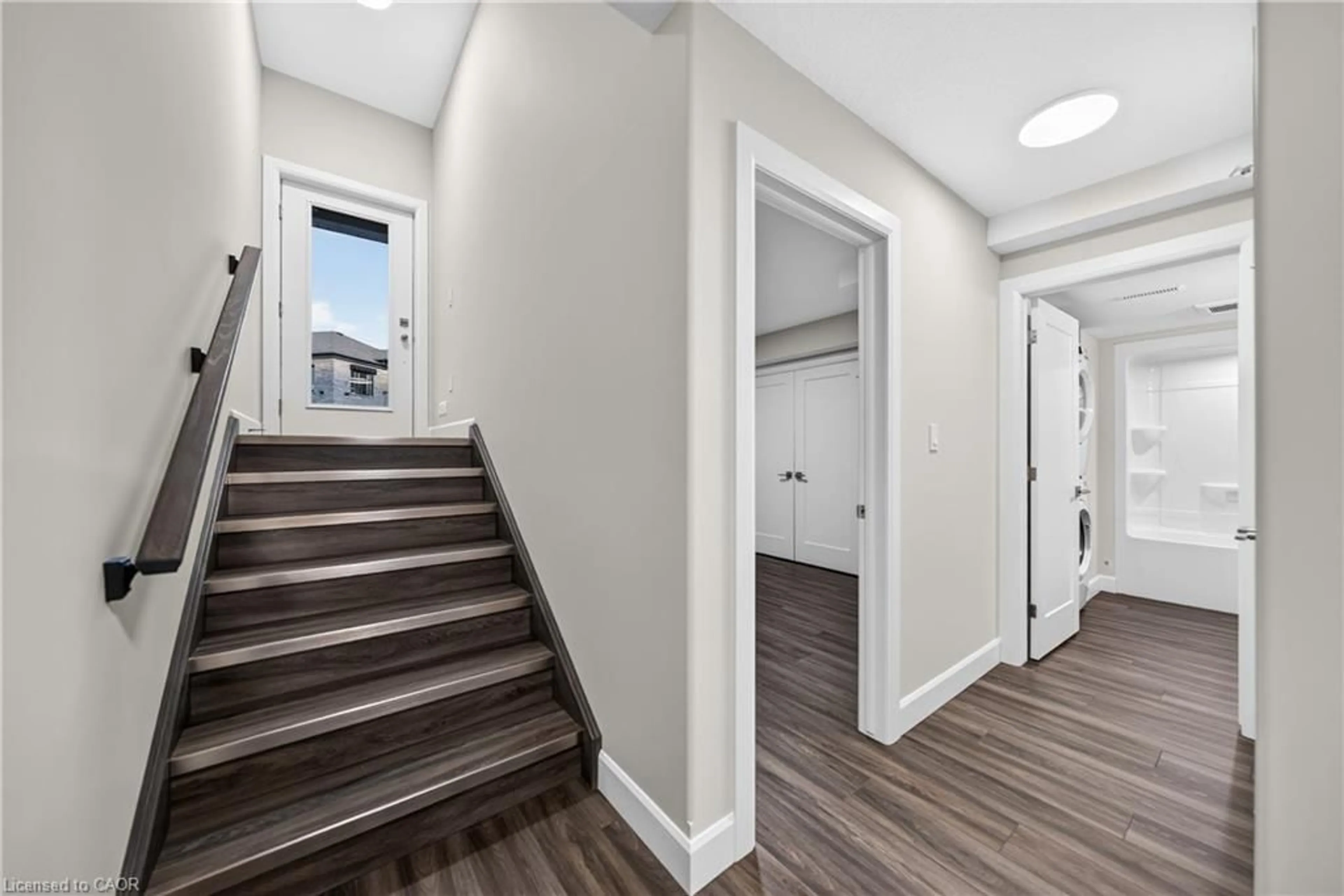 Indoor entryway for 3202 Vivian Line #44, Stratford Ontario N5A 0K6