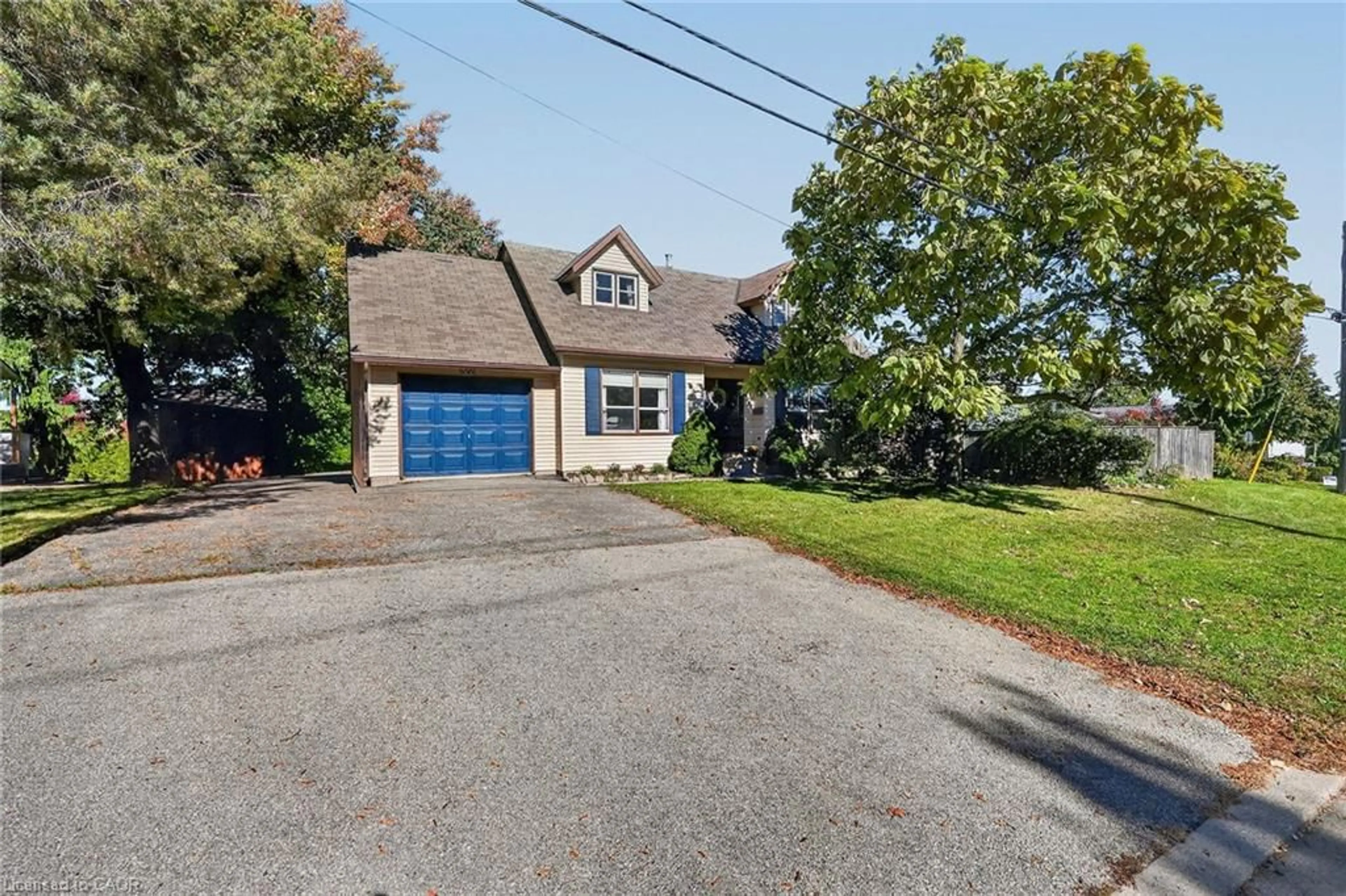 Home with brick exterior material, street for 5001 Hillside Dr, Beamsville Ontario L3J 0L1