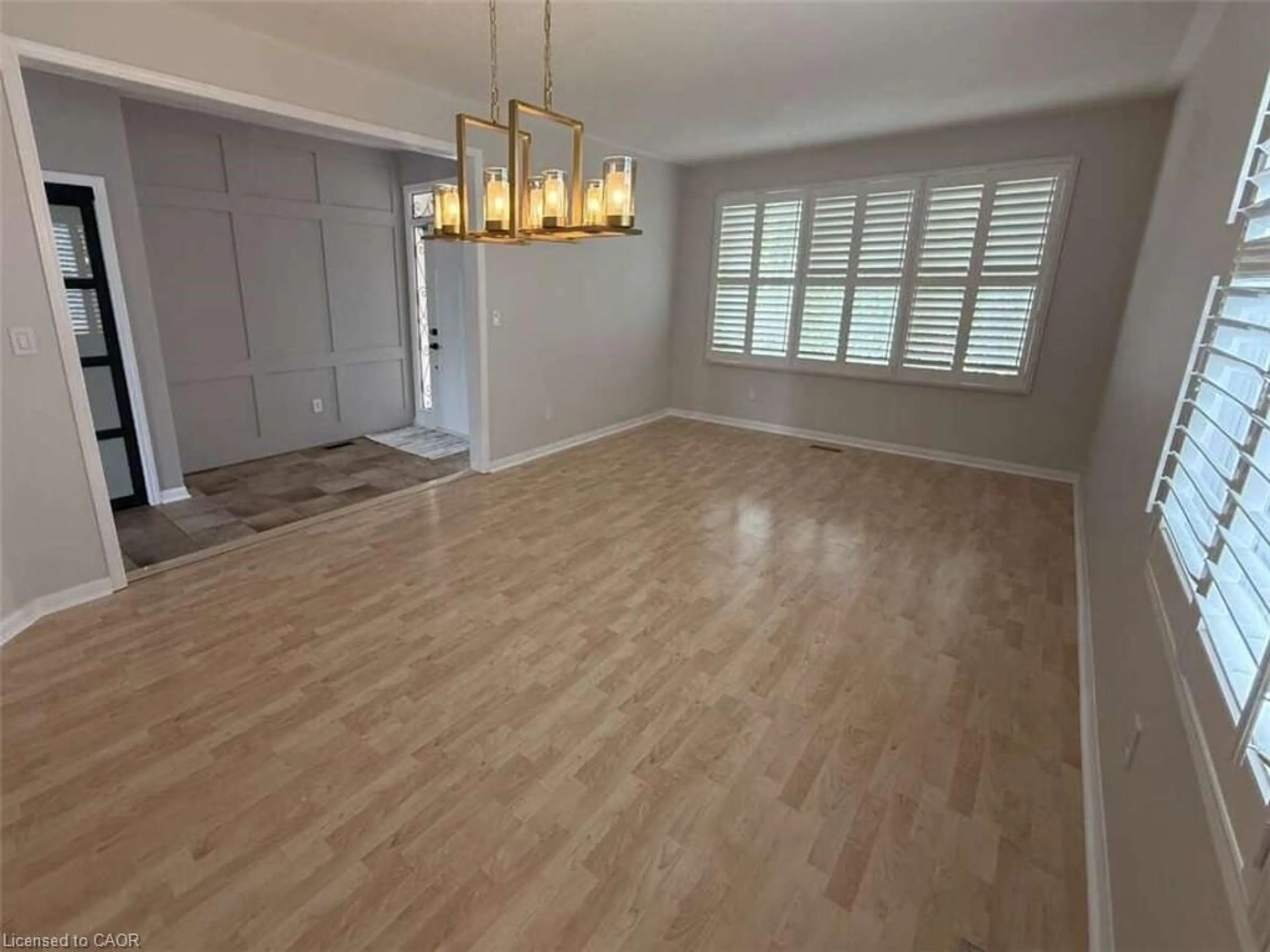 A pic of a room for 5673 Roseville Crt, Burlington Ontario L7L 6V4