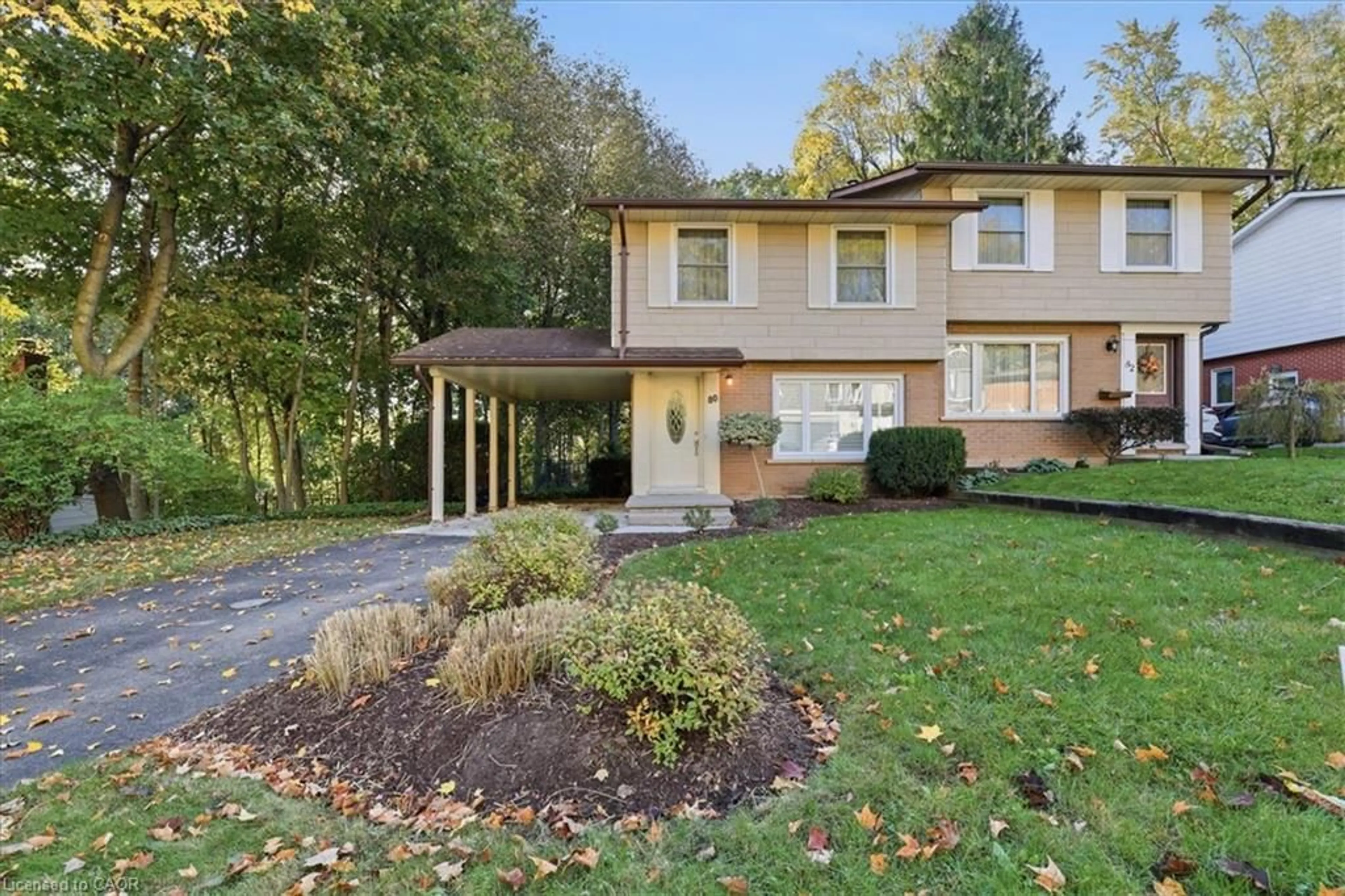 Home with vinyl exterior material, street for 80 Churchill Dr, Cambridge Ontario N1S 3V2