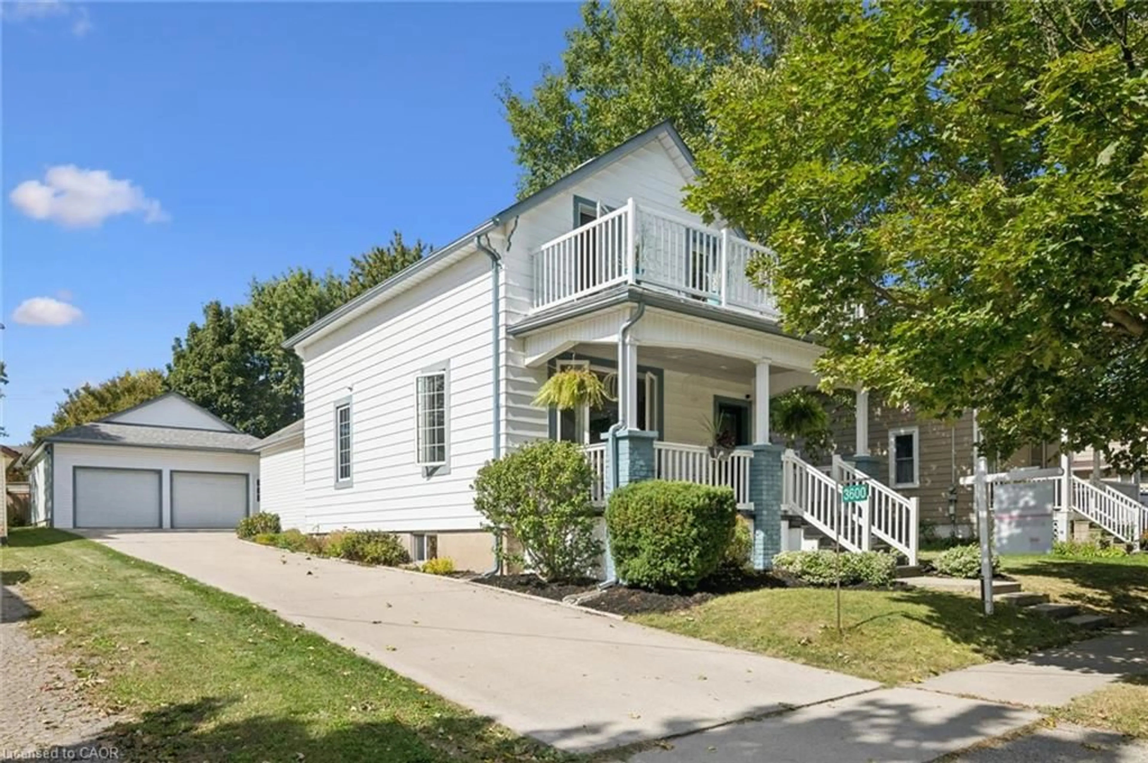 Home with vinyl exterior material, street for 3600 Nafziger Rd, Wellesley Ontario N0B 2T0