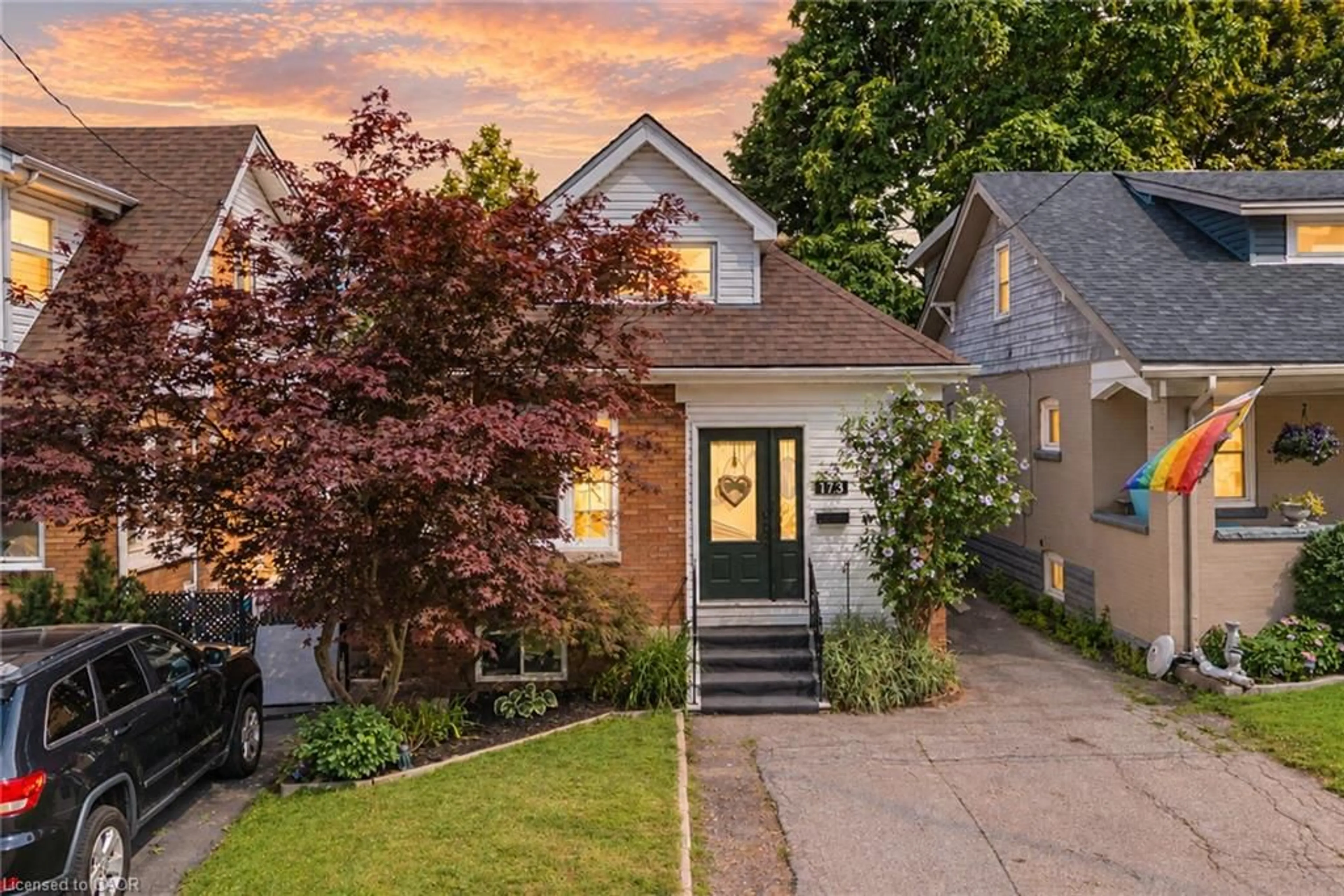 Home with brick exterior material, street for 175 Rosslyn Ave, Hamilton Ontario L8M 3J4