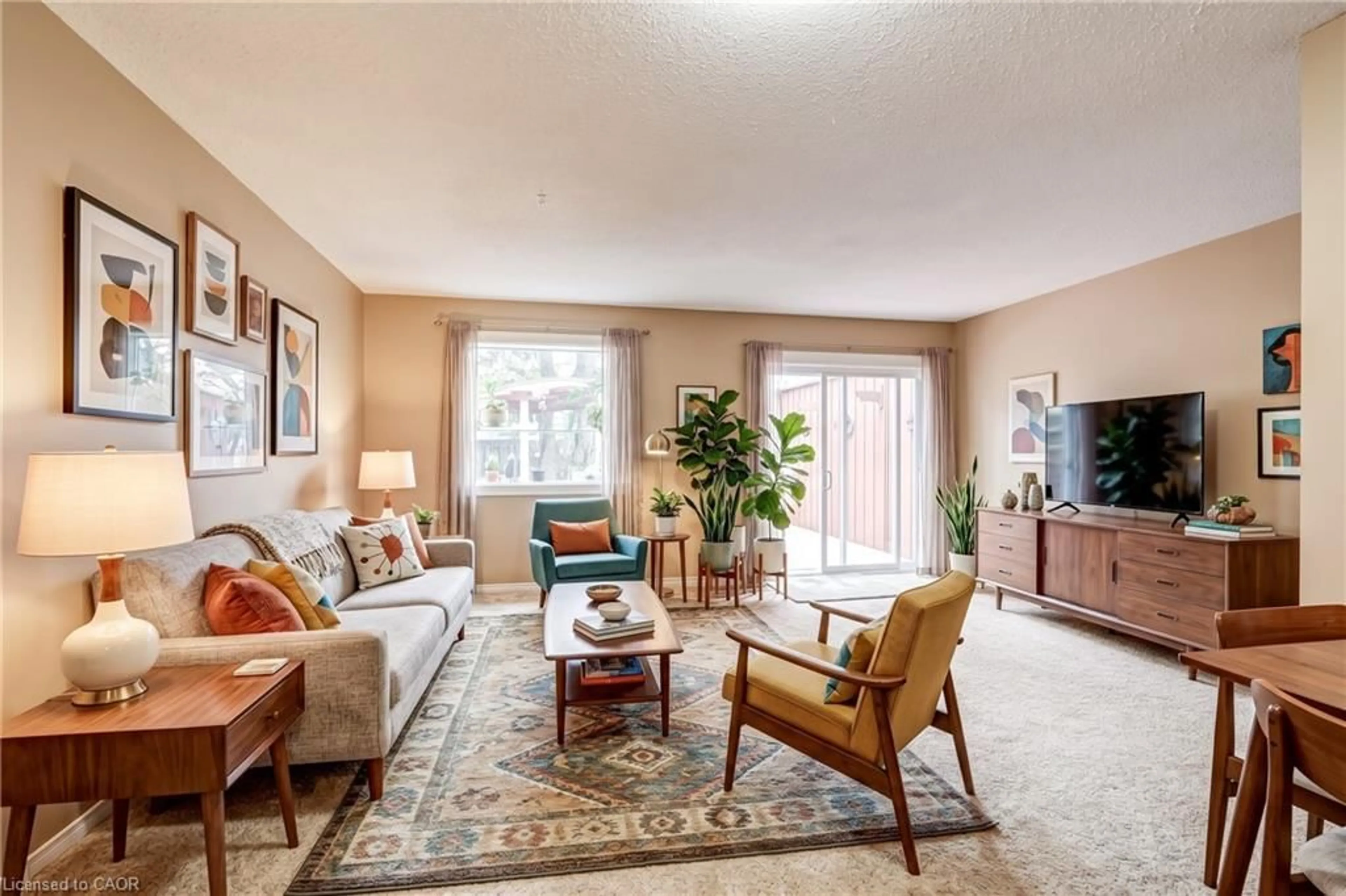 Living room with furniture, unknown for 2713 Andorra Cir, Mississauga Ontario L5N 2H8