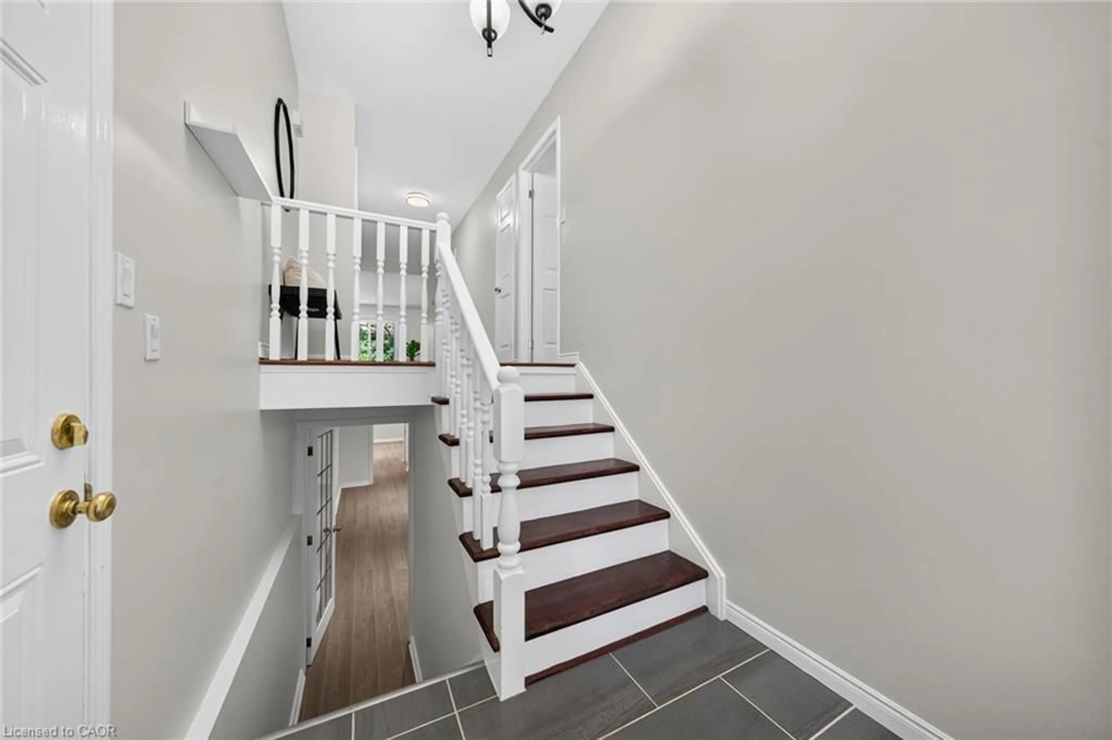 Stairs for 31 Gilcrest St, Hamilton Ontario L9C 7G9