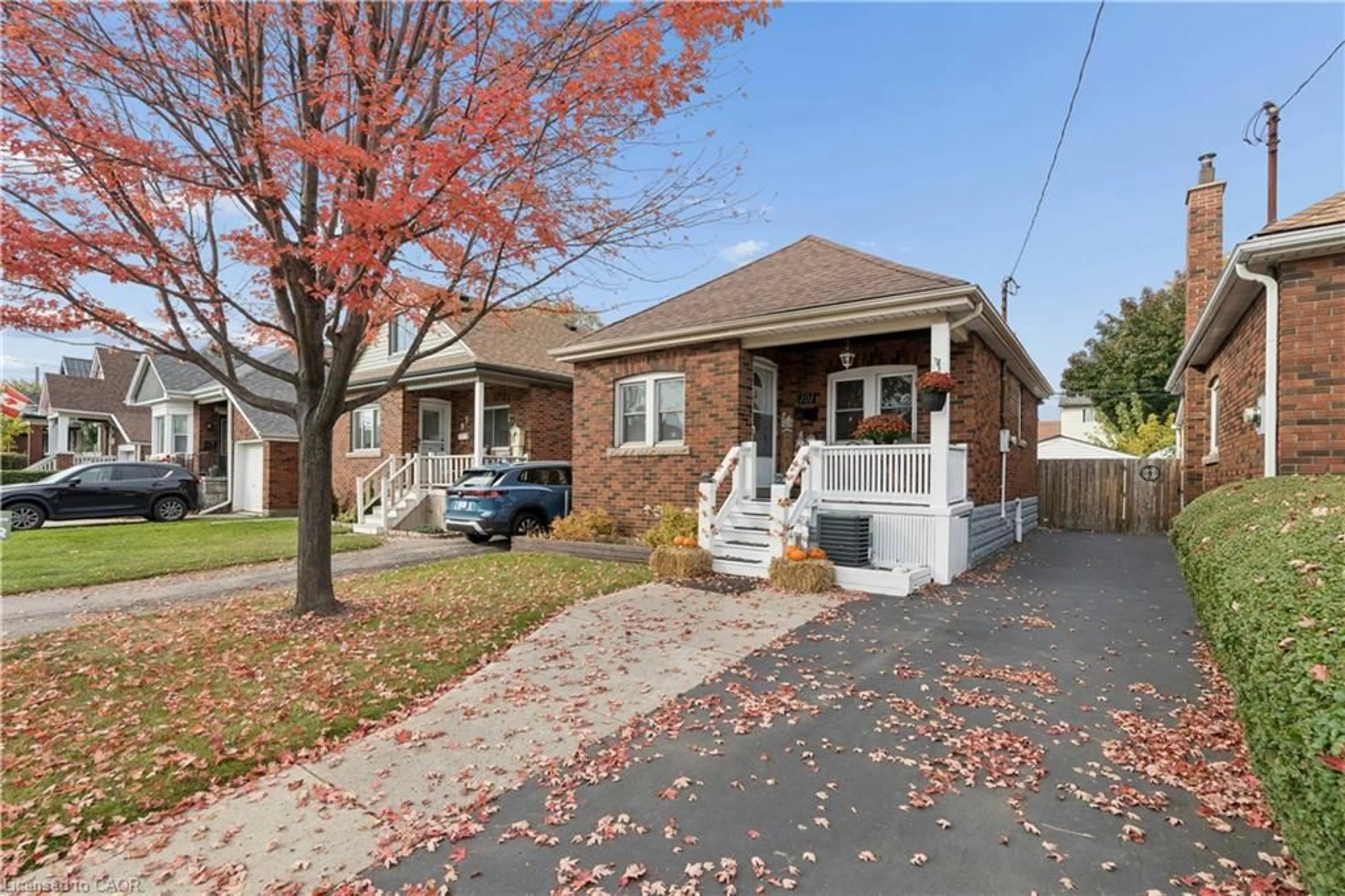 Home with brick exterior material, street for 101 Fairfield Ave, Hamilton Ontario L8H 5H1
