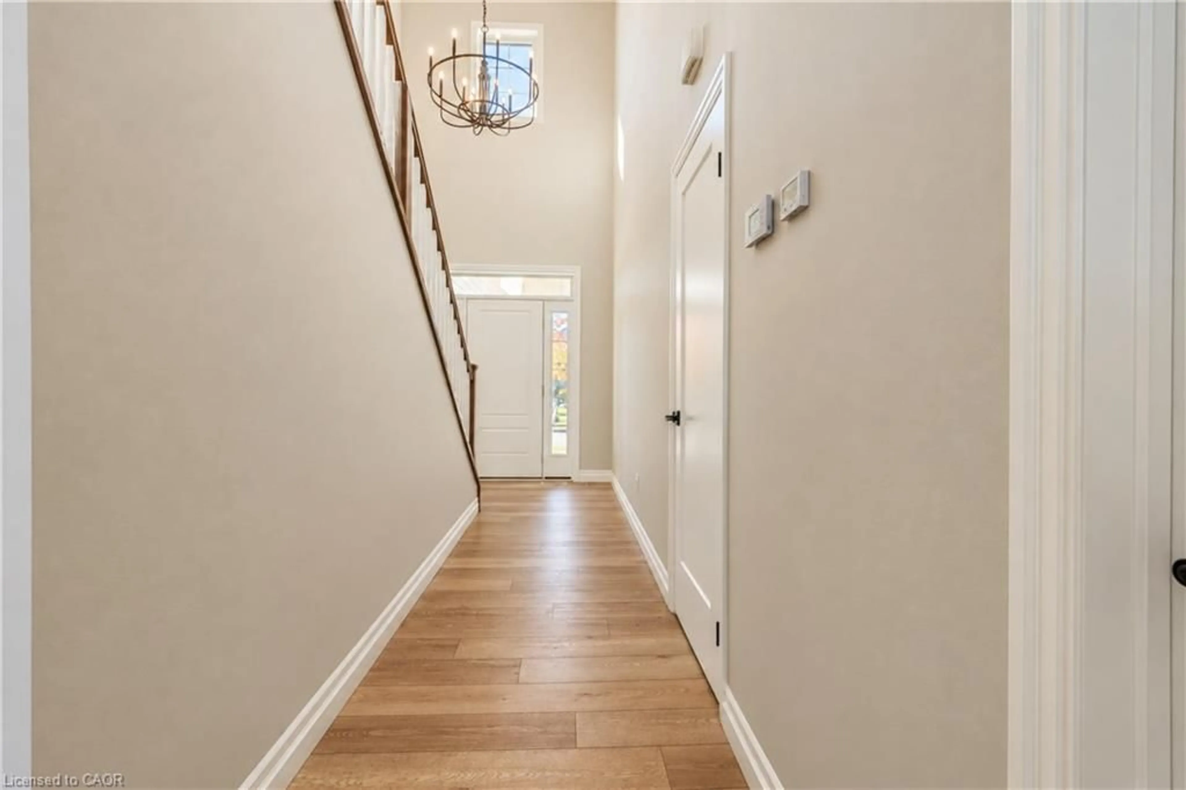 Indoor entryway for 60 Lark St, Tillsonburg Ontario N4G 0K8