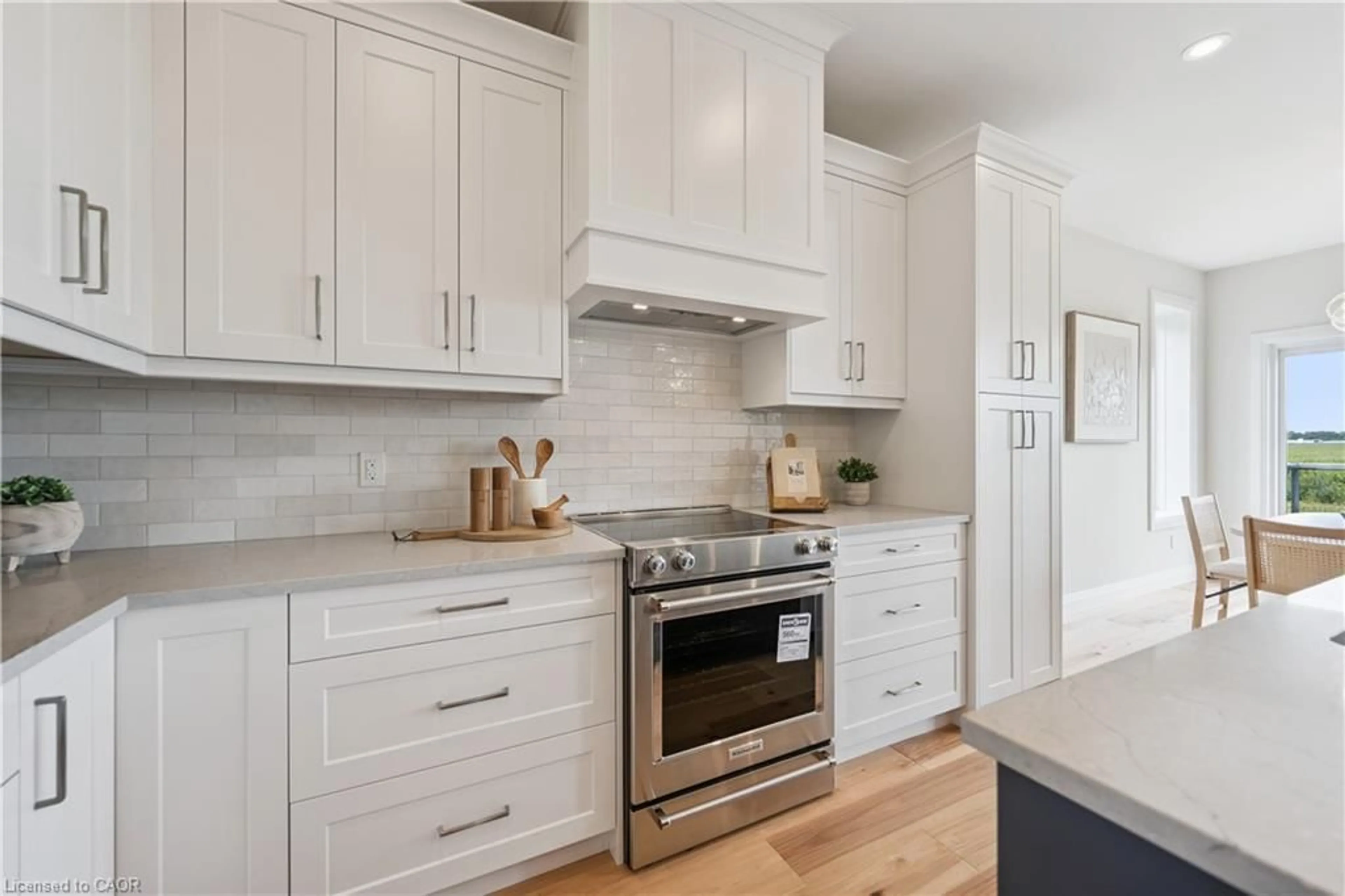 Open concept kitchen, unknown for 48 Walker Rd, Ingersoll Ontario N5C 4H3