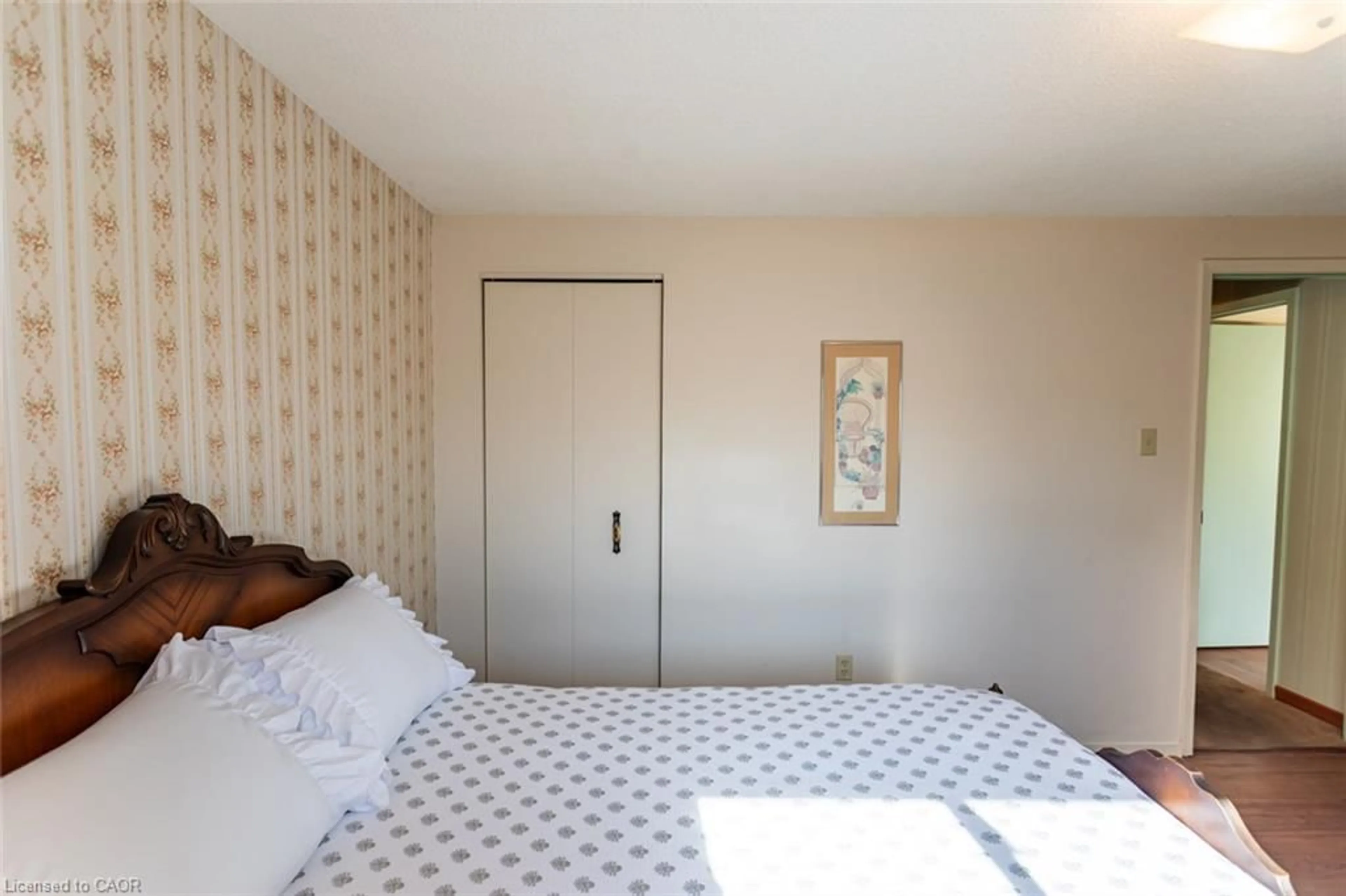 Bedroom with bed, unknown for 2412 Brasilia Cir, Mississauga Ontario L5N 2G1