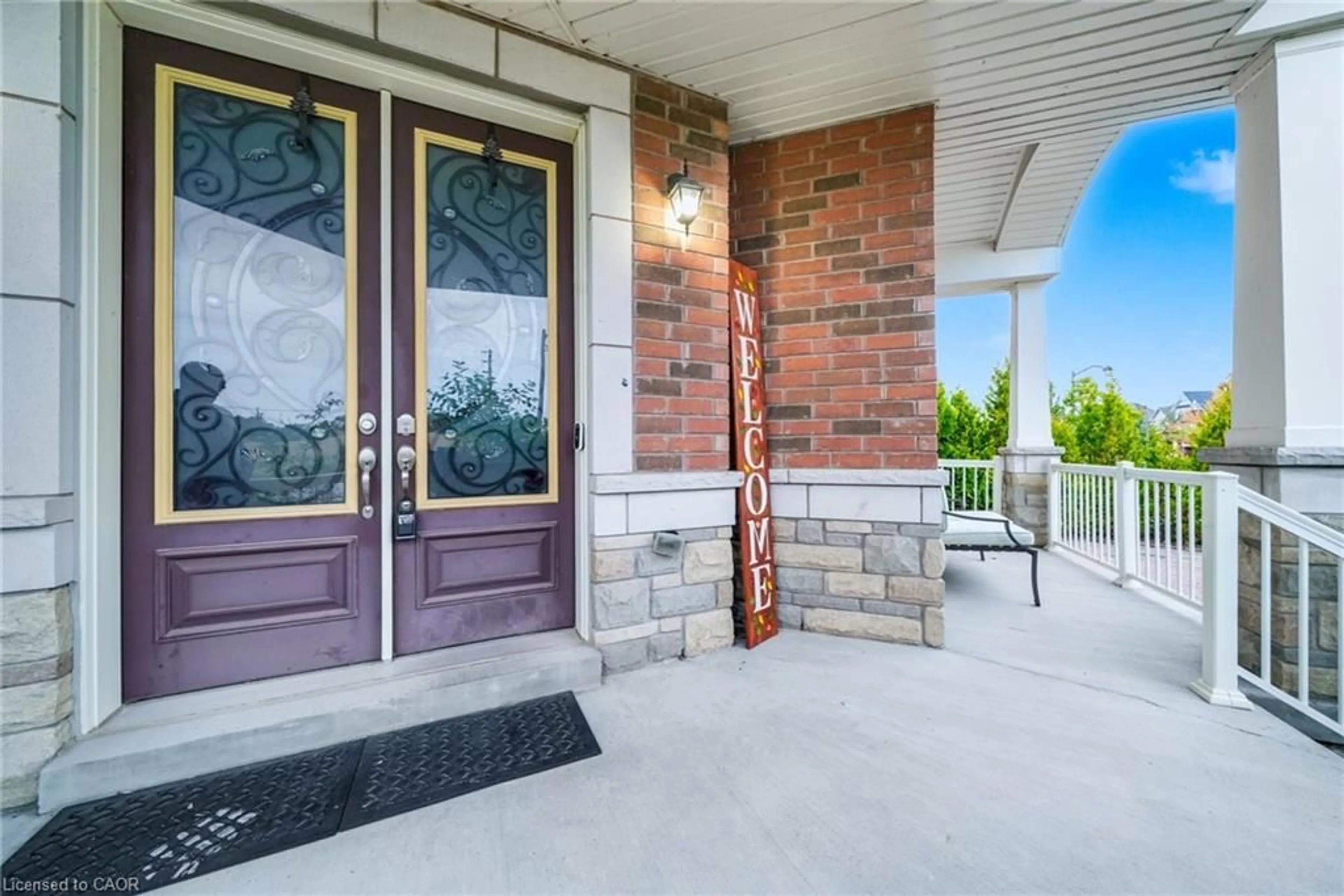 Indoor entryway for 2 Kennedy Blvd, Alliston Ontario L9R 0L4