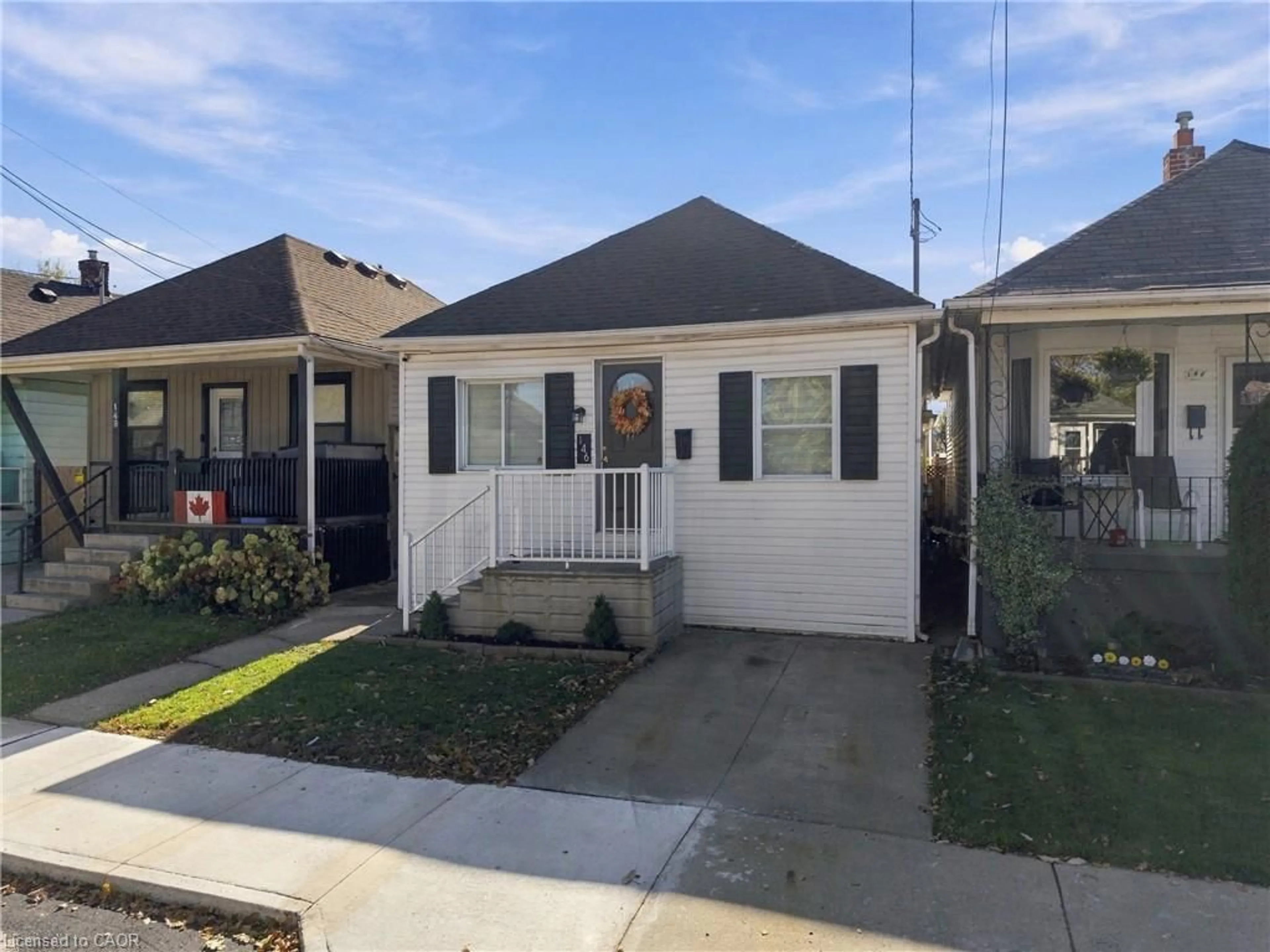 Home with vinyl exterior material, street for 146 Hope Ave, Hamilton Ontario L8H 2E8